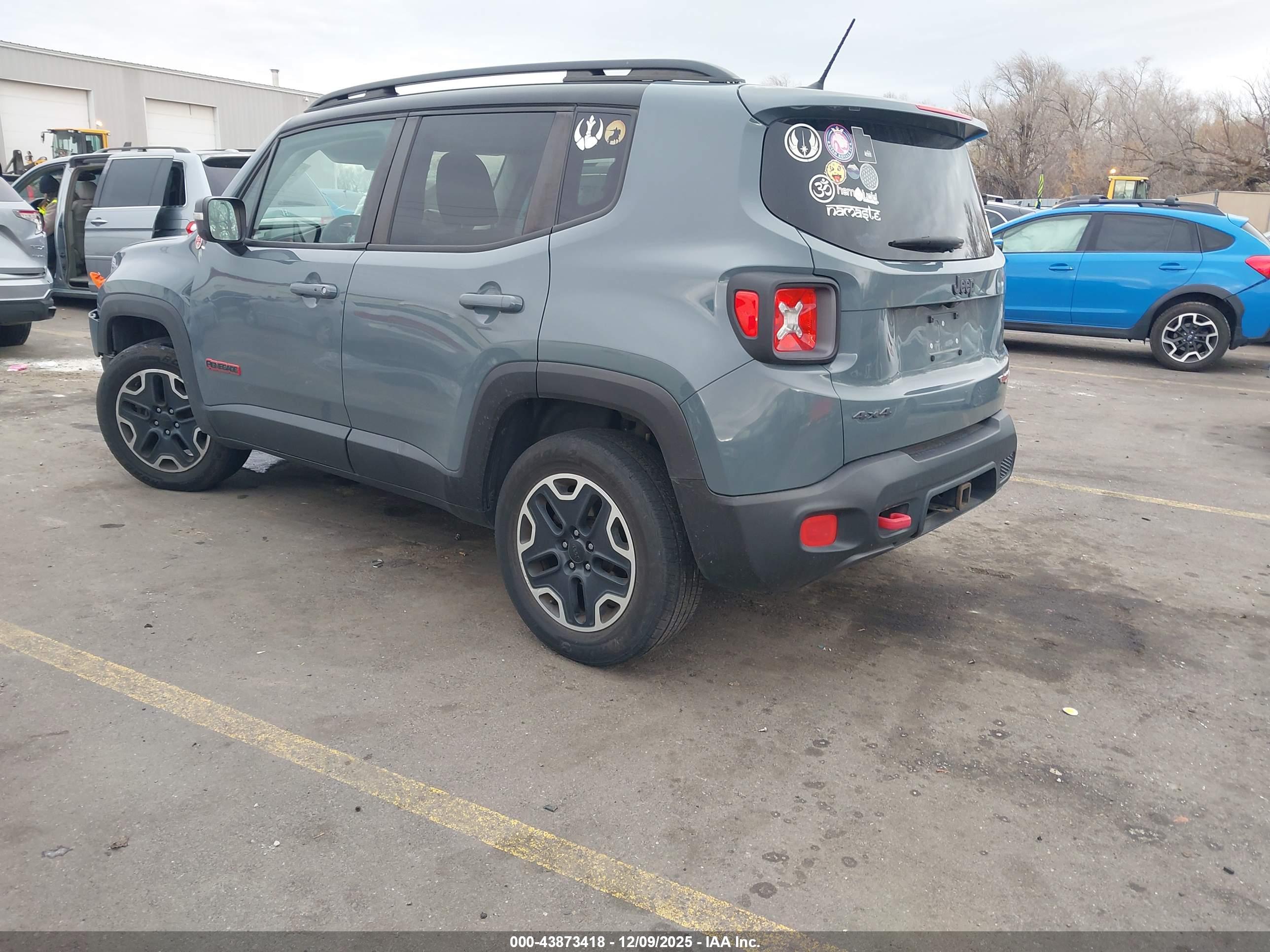 JEEP RENEGADE image 3