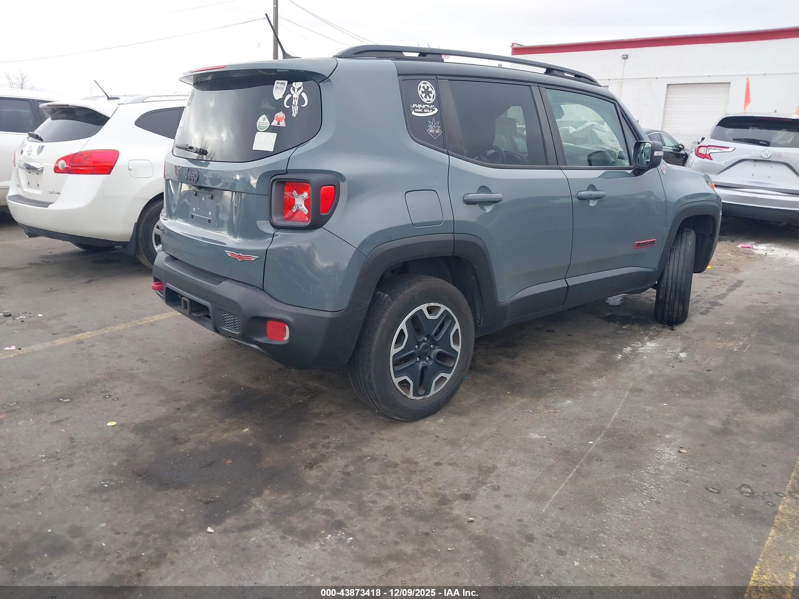 JEEP RENEGADE image 4