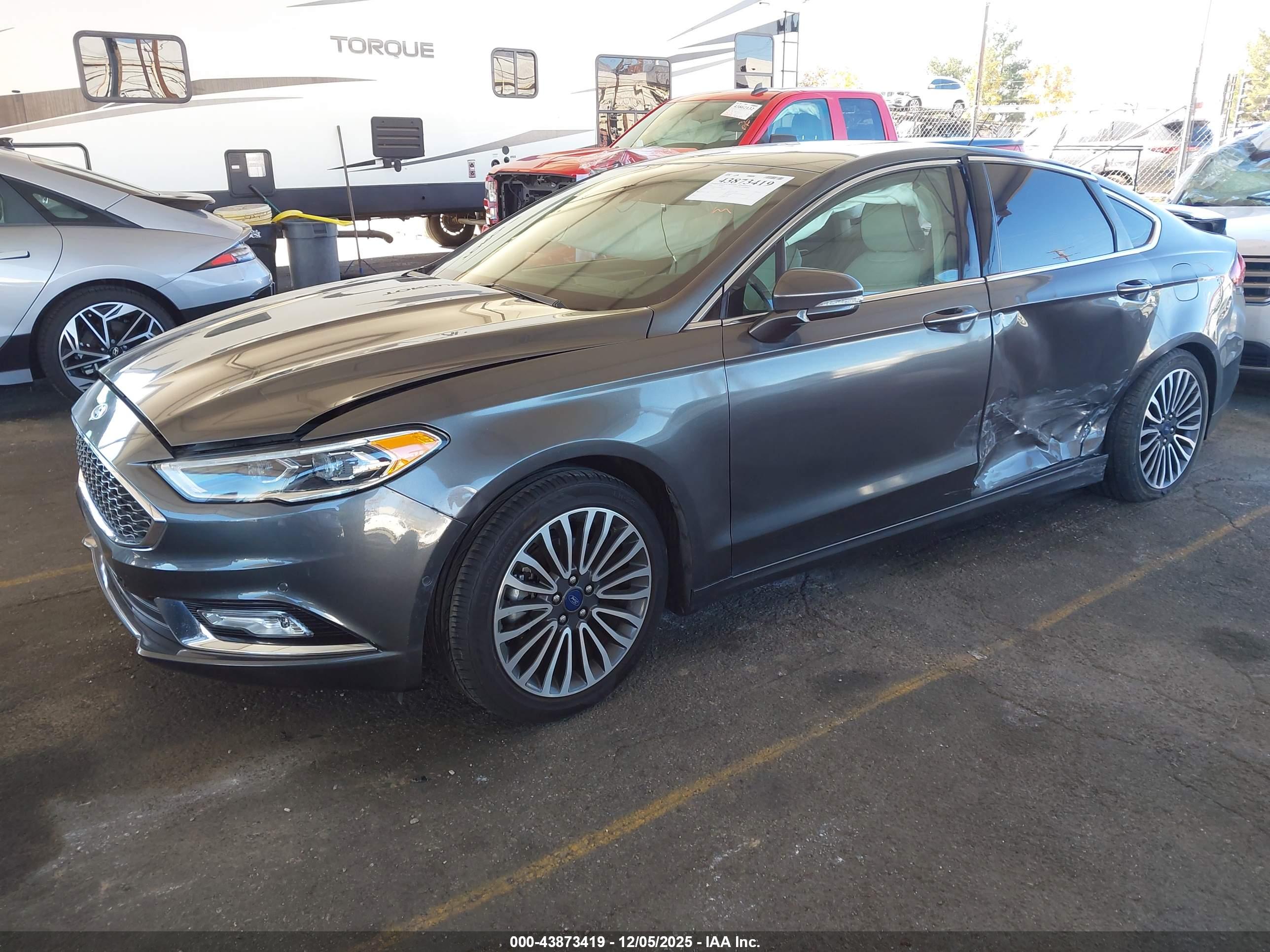 FORD FUSION image 2