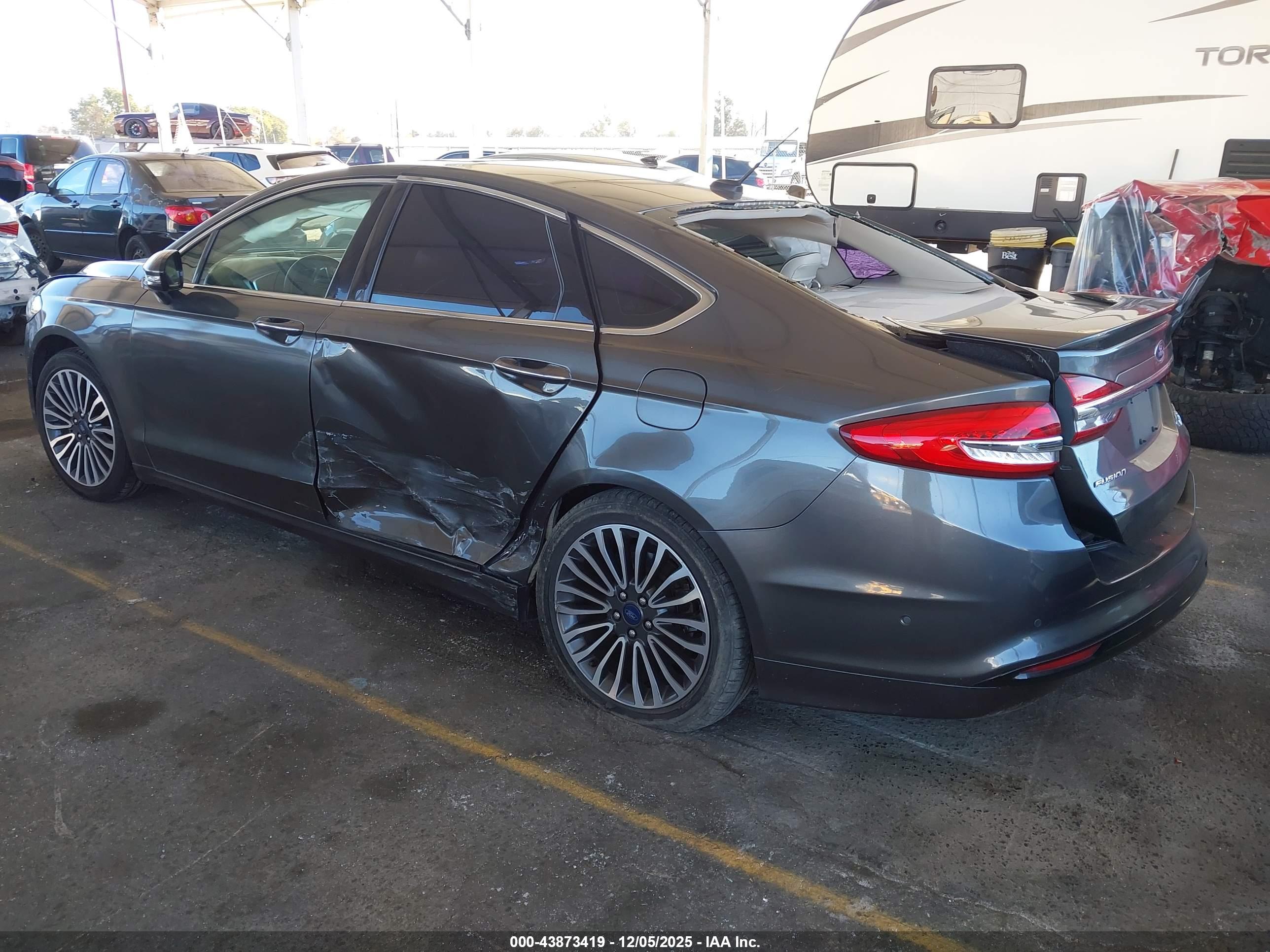 FORD FUSION image 3