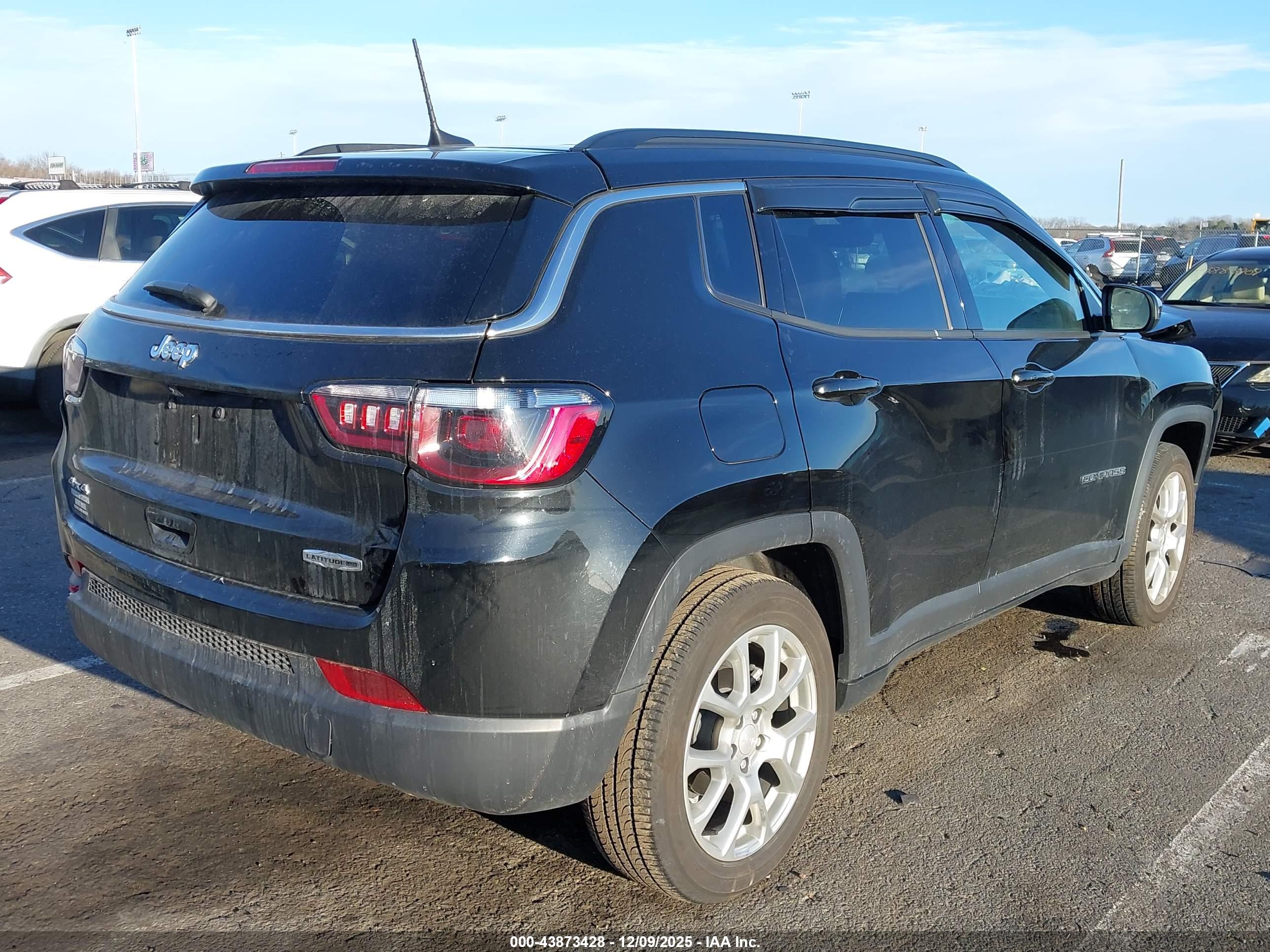 JEEP COMPASS image 4