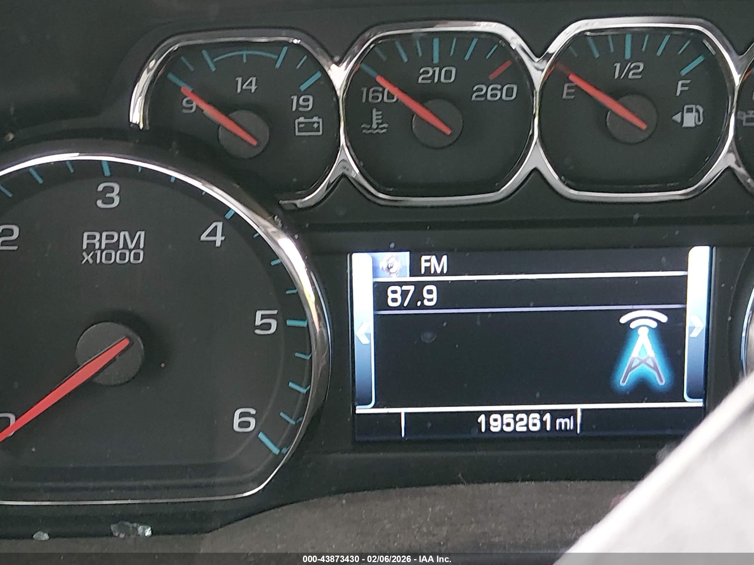 CHEVROLET SILVERADO image 7