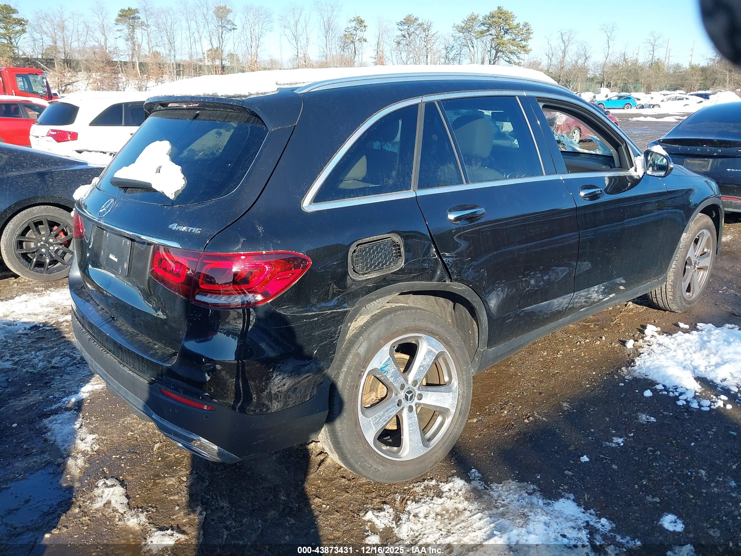 MERCEDES-BENZ GLC image 4