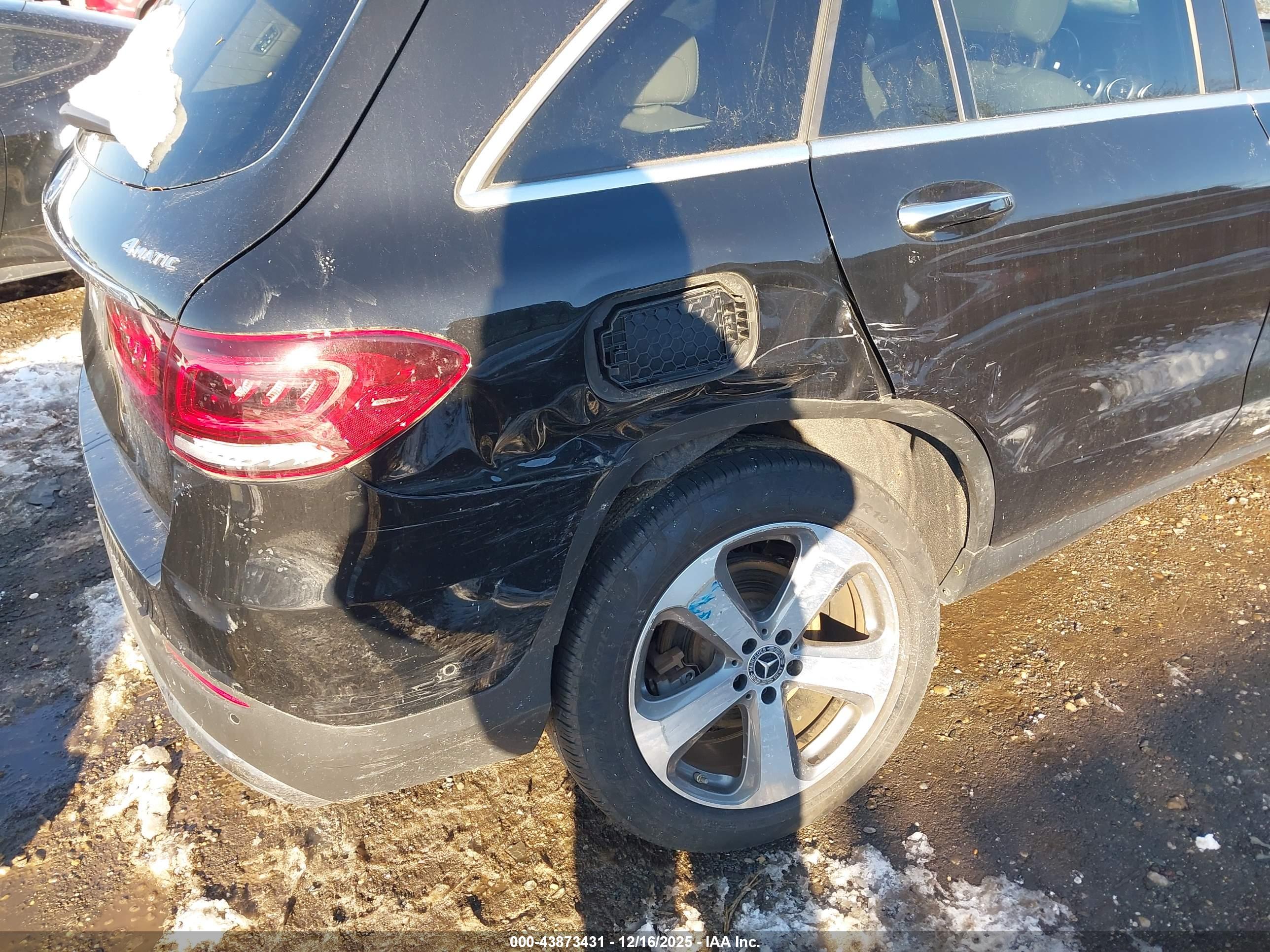MERCEDES-BENZ GLC image 6