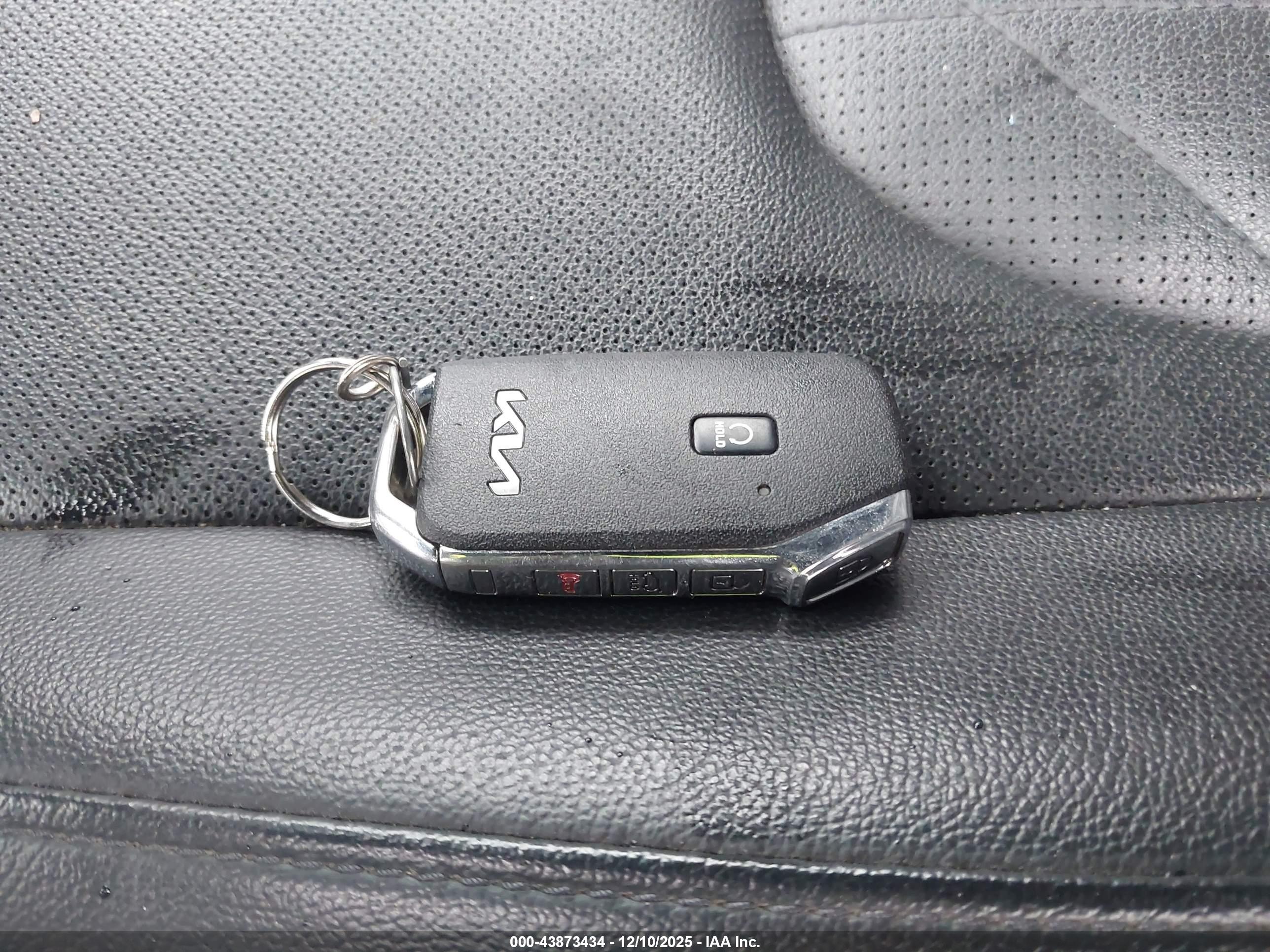 KIA SPORTAGE image 11