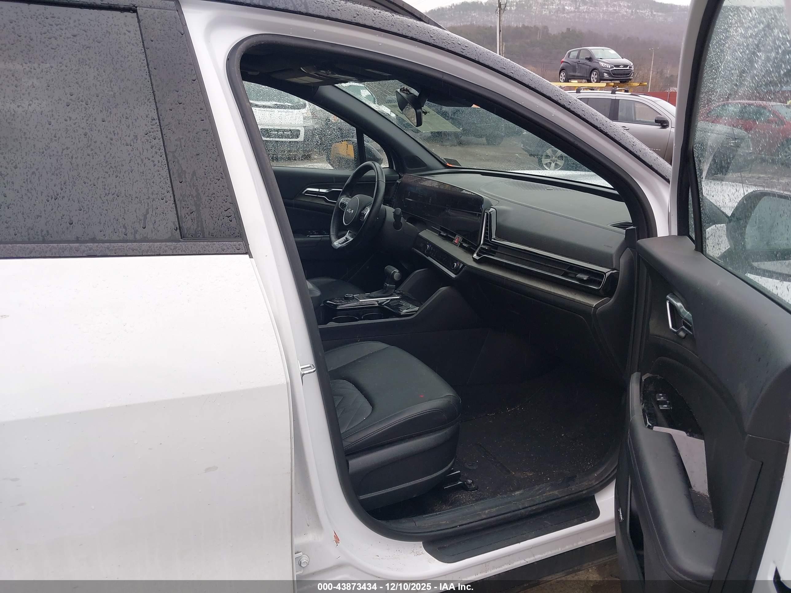 KIA SPORTAGE image 5