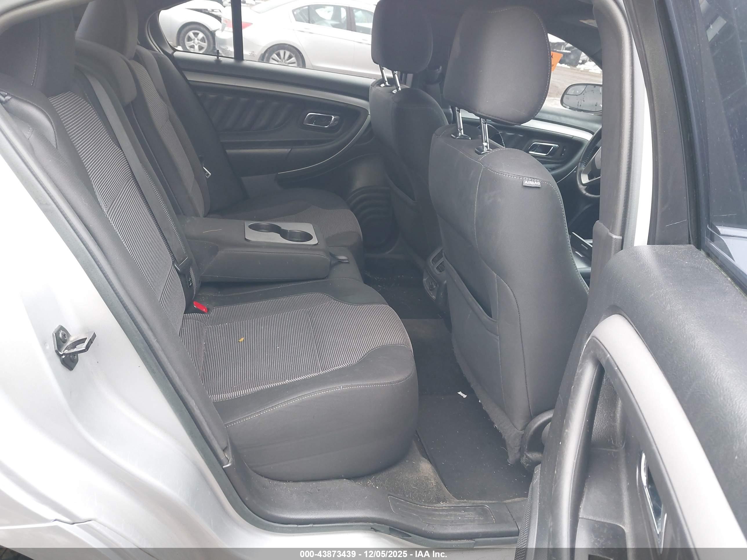FORD TAURUS image 8