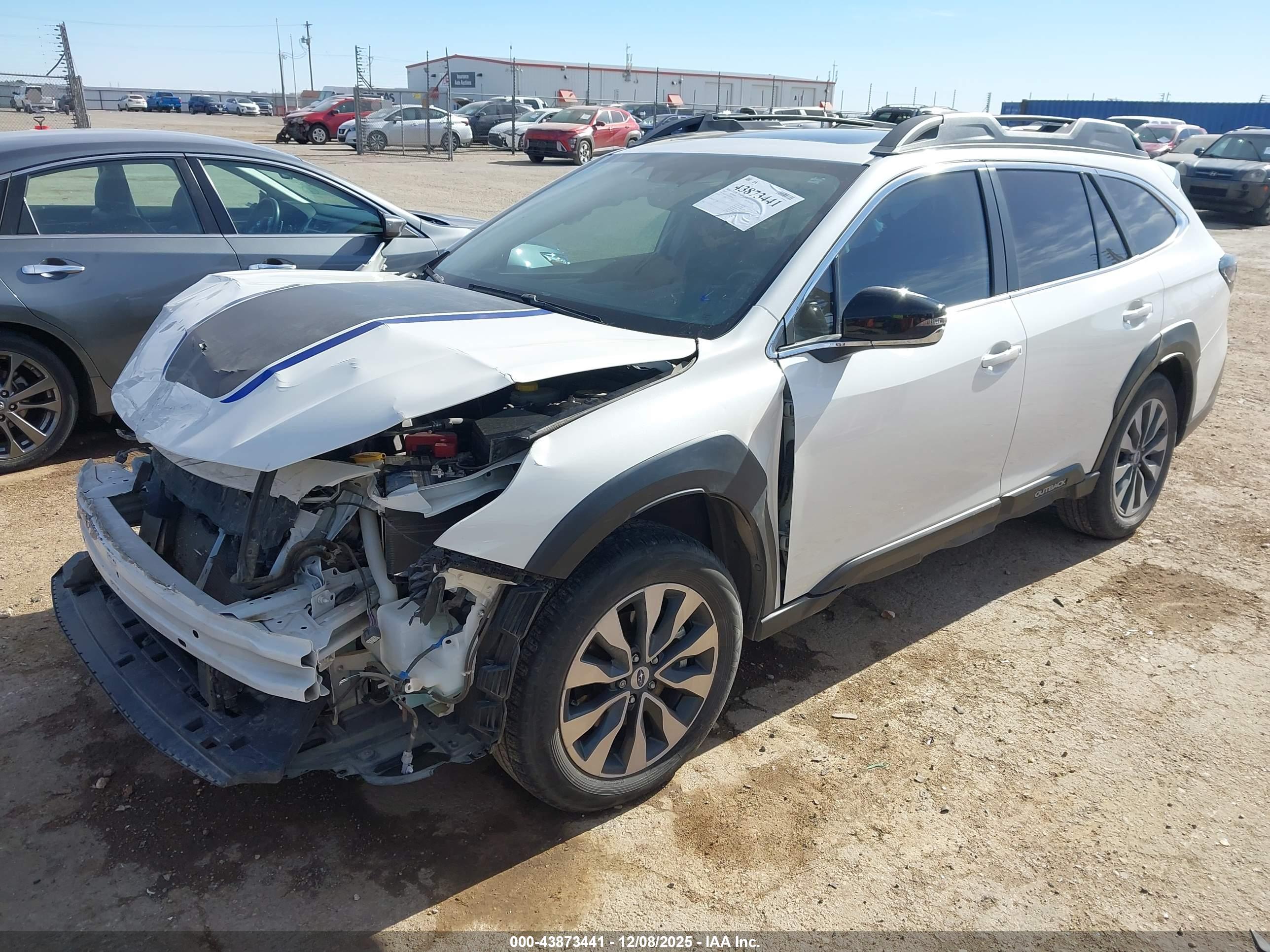 SUBARU OUTBACK image 2