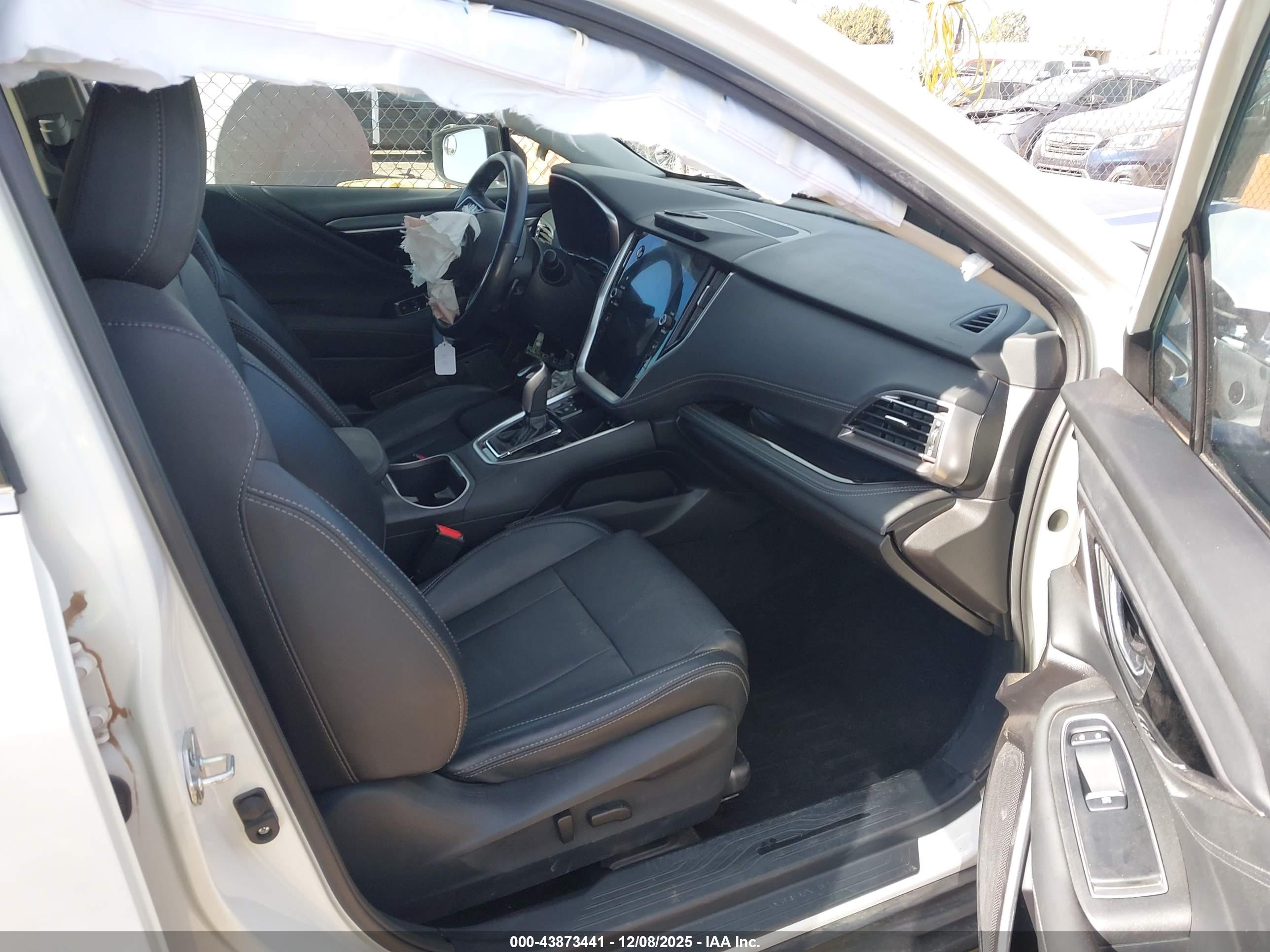 SUBARU OUTBACK image 5