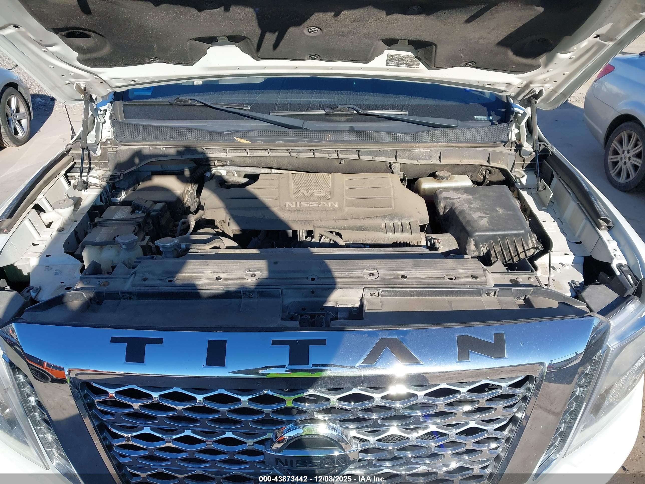 NISSAN TITAN image 10