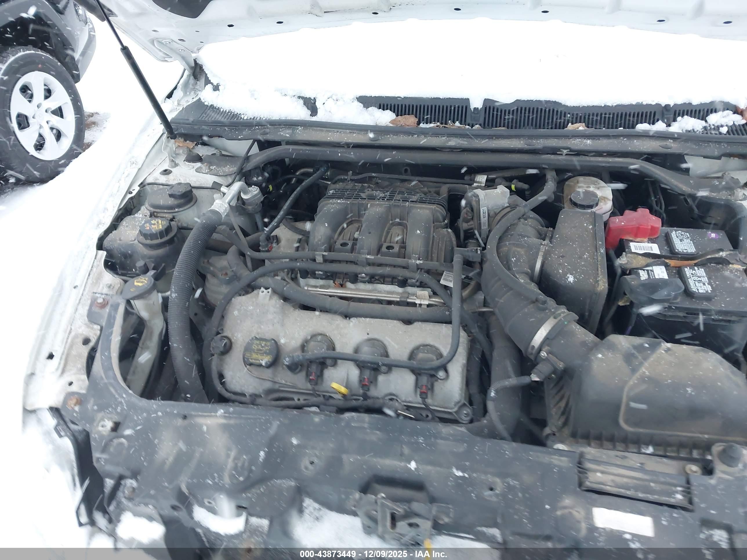 FORD TAURUS image 10