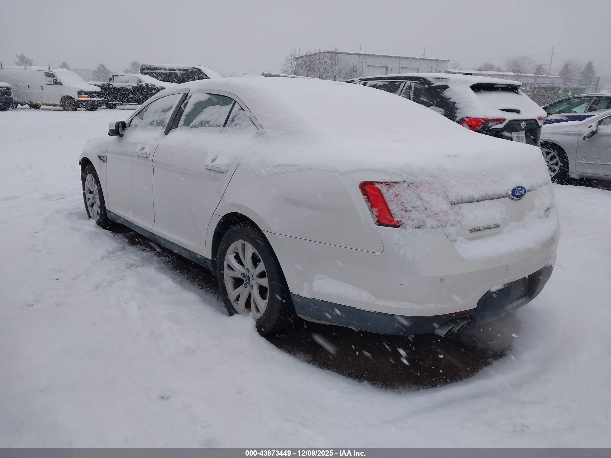 FORD TAURUS image 3