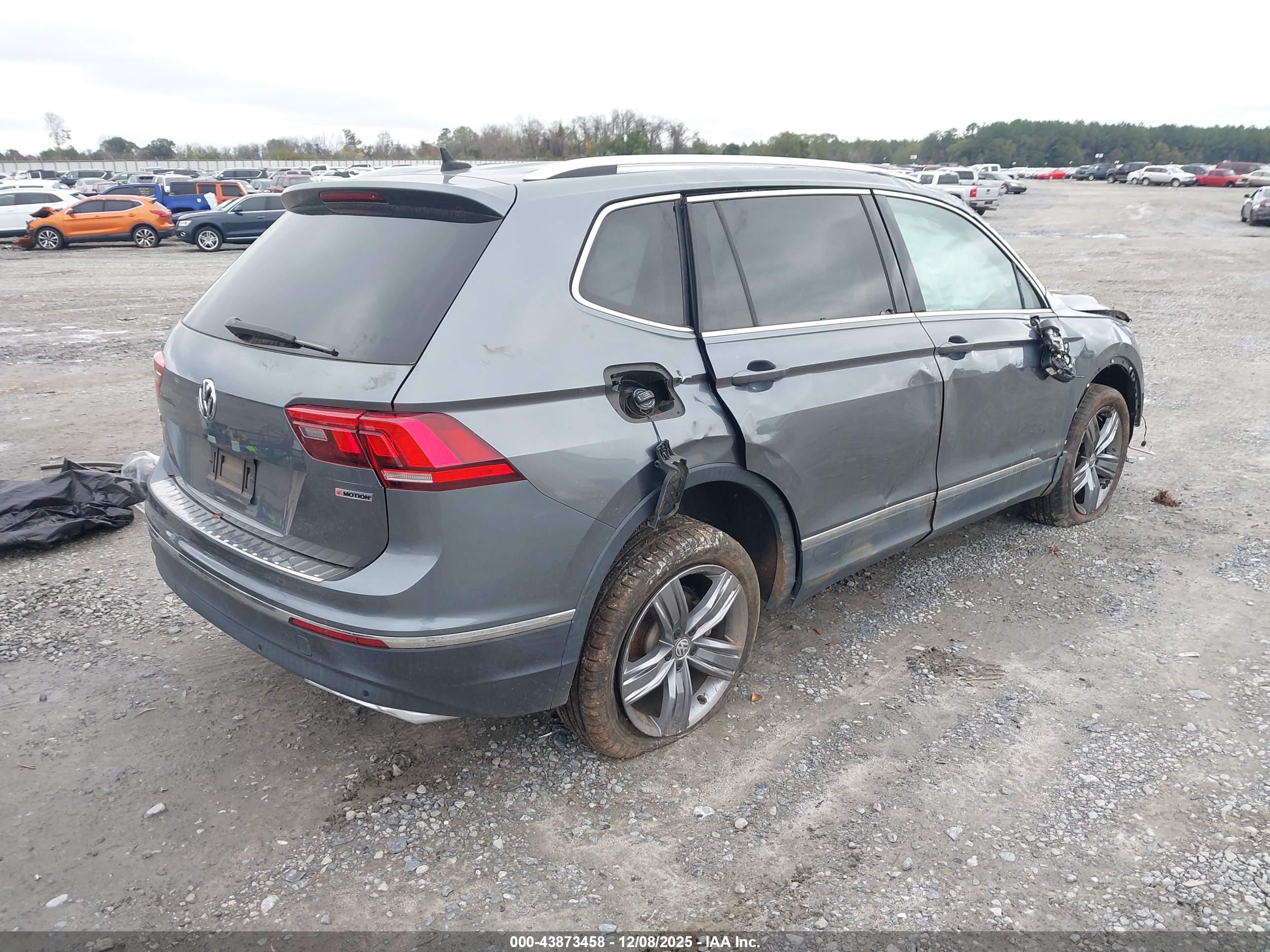 VOLKSWAGEN TIGUAN image 4