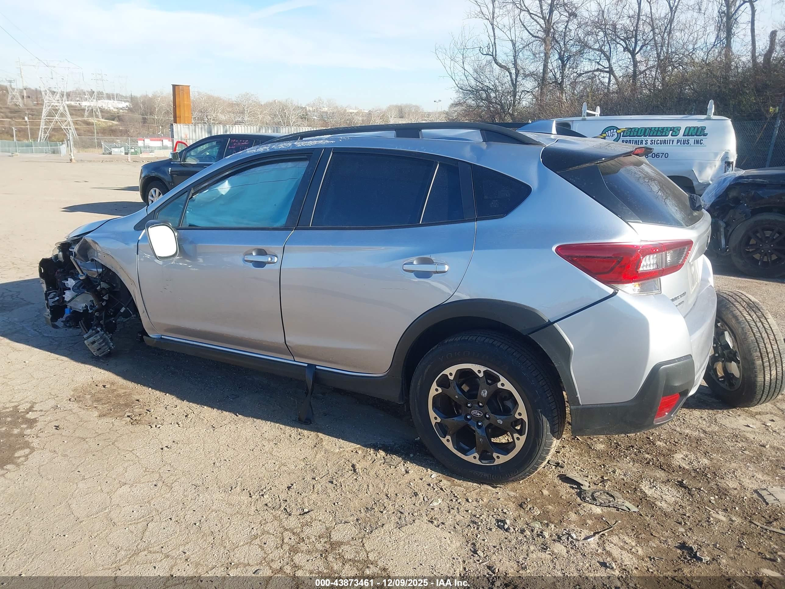 SUBARU CROSSTREK image 3