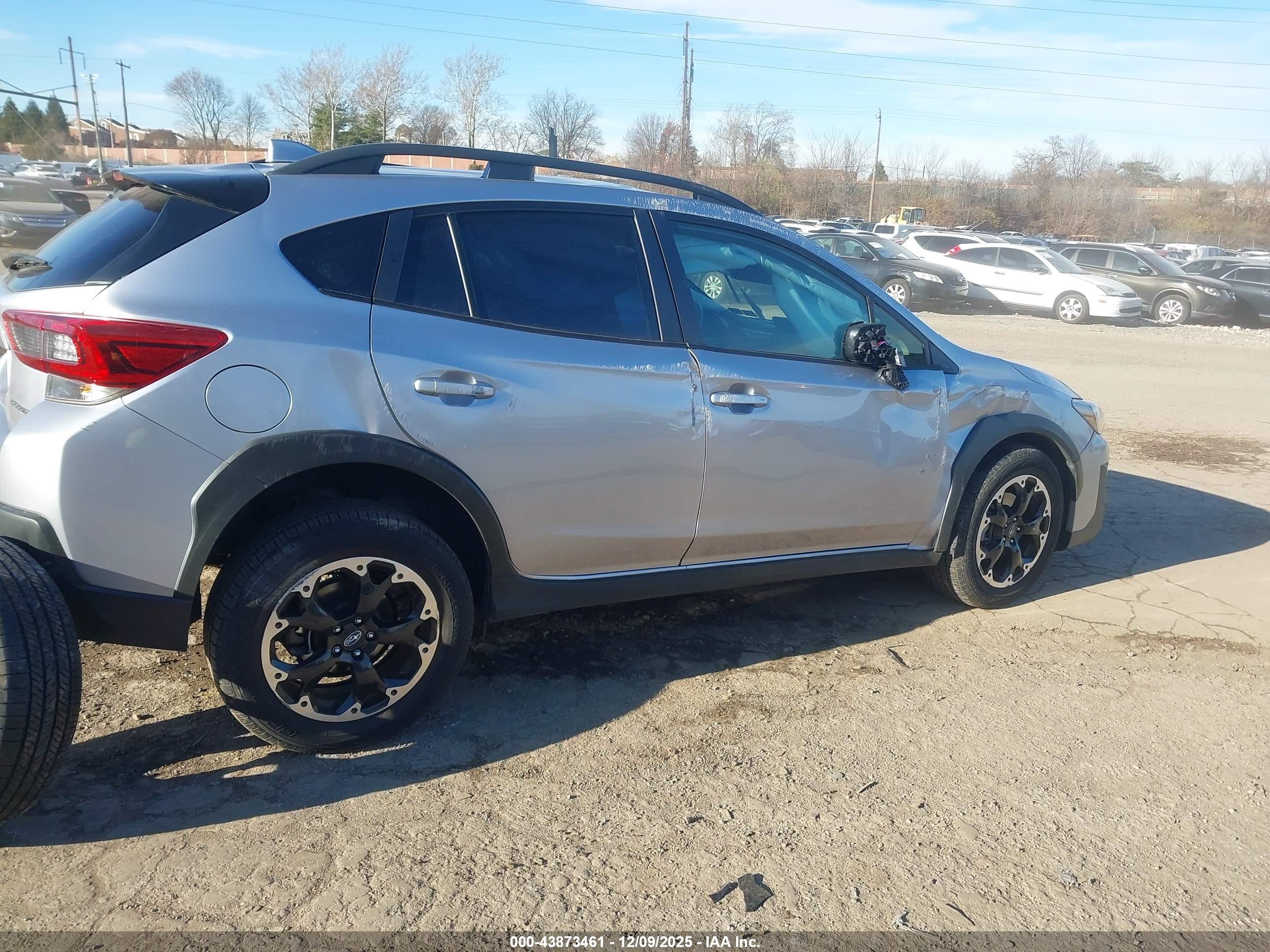 SUBARU CROSSTREK image 4