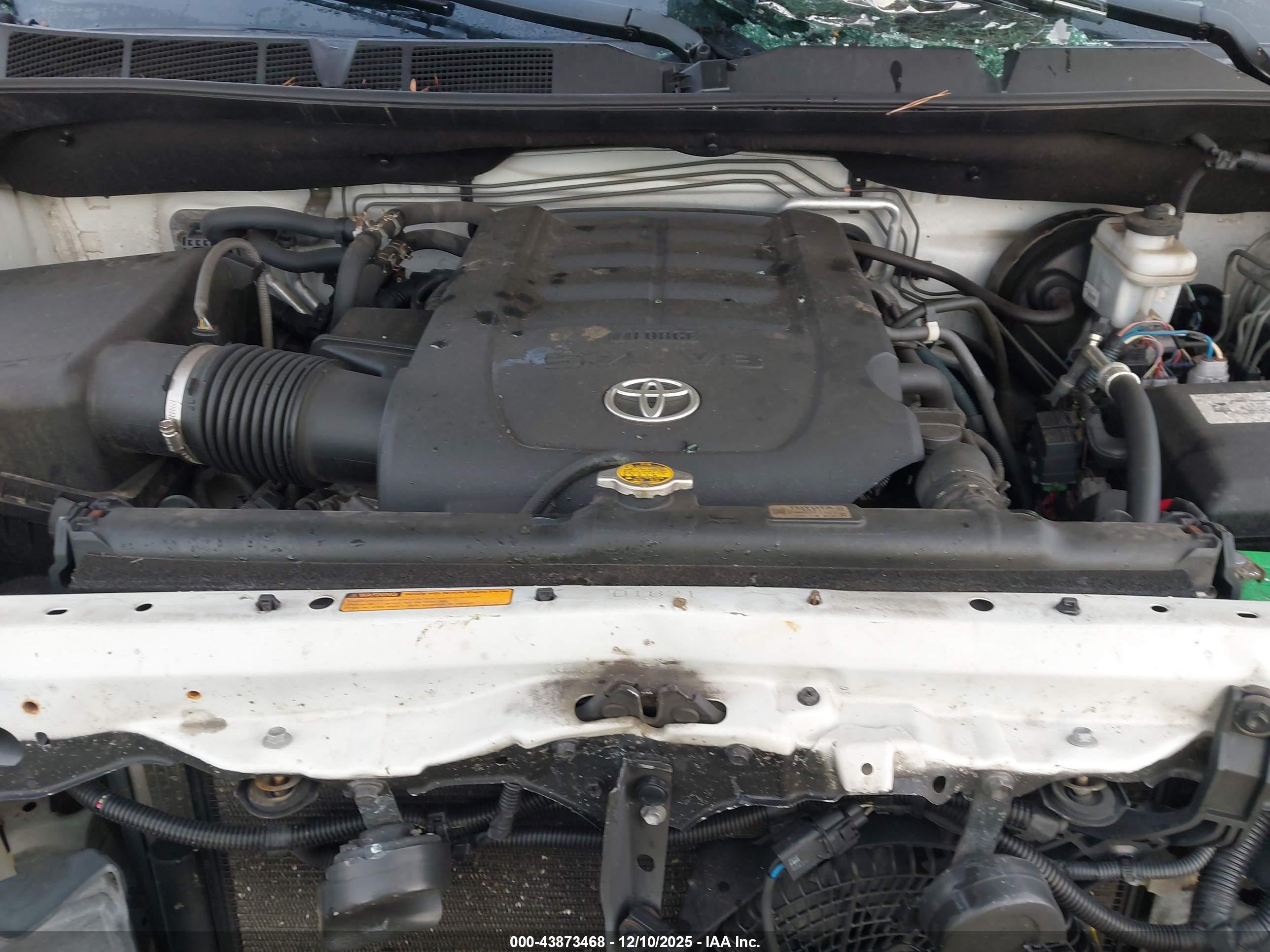 TOYOTA SEQUOIA image 10