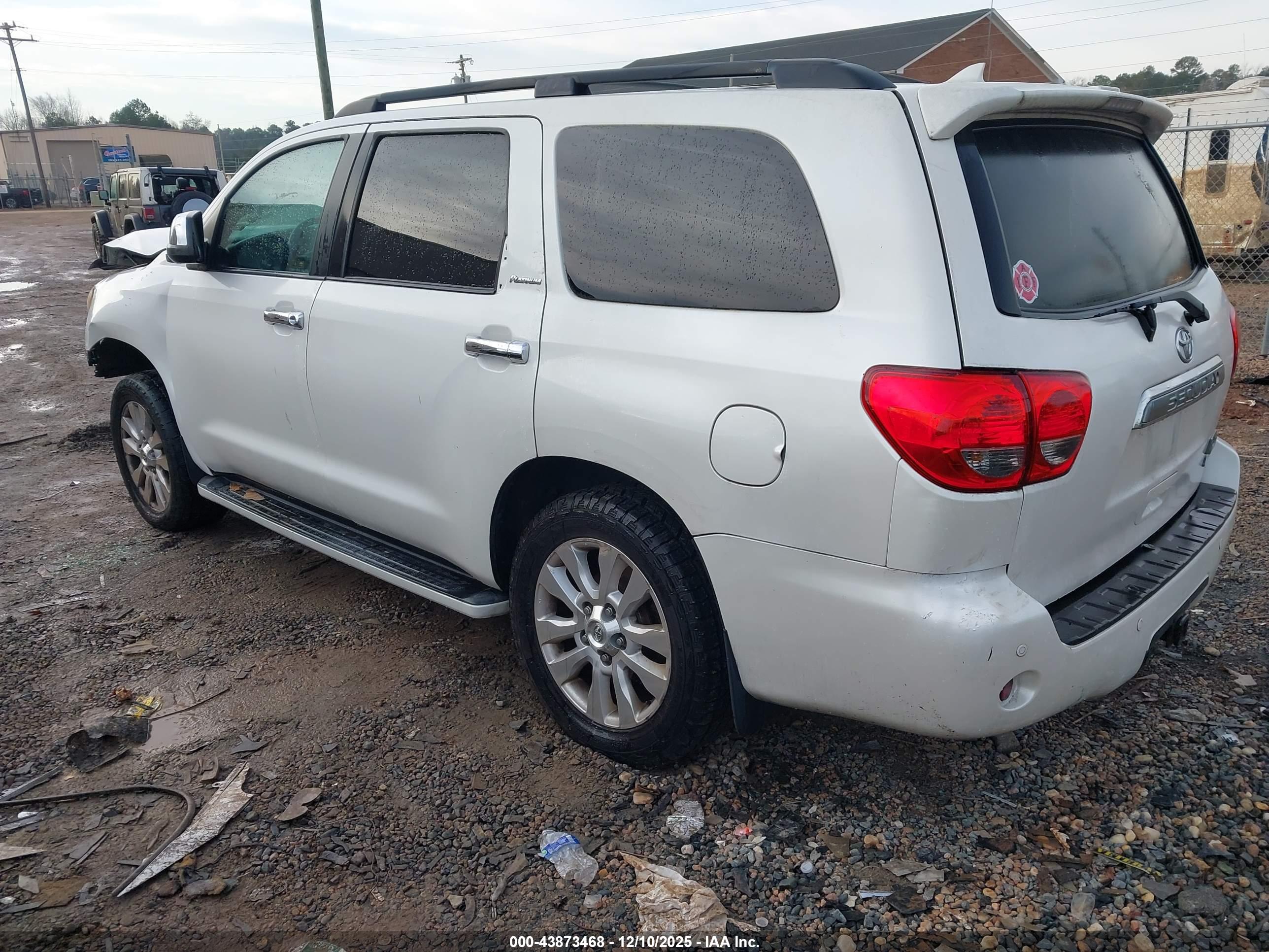 TOYOTA SEQUOIA image 3
