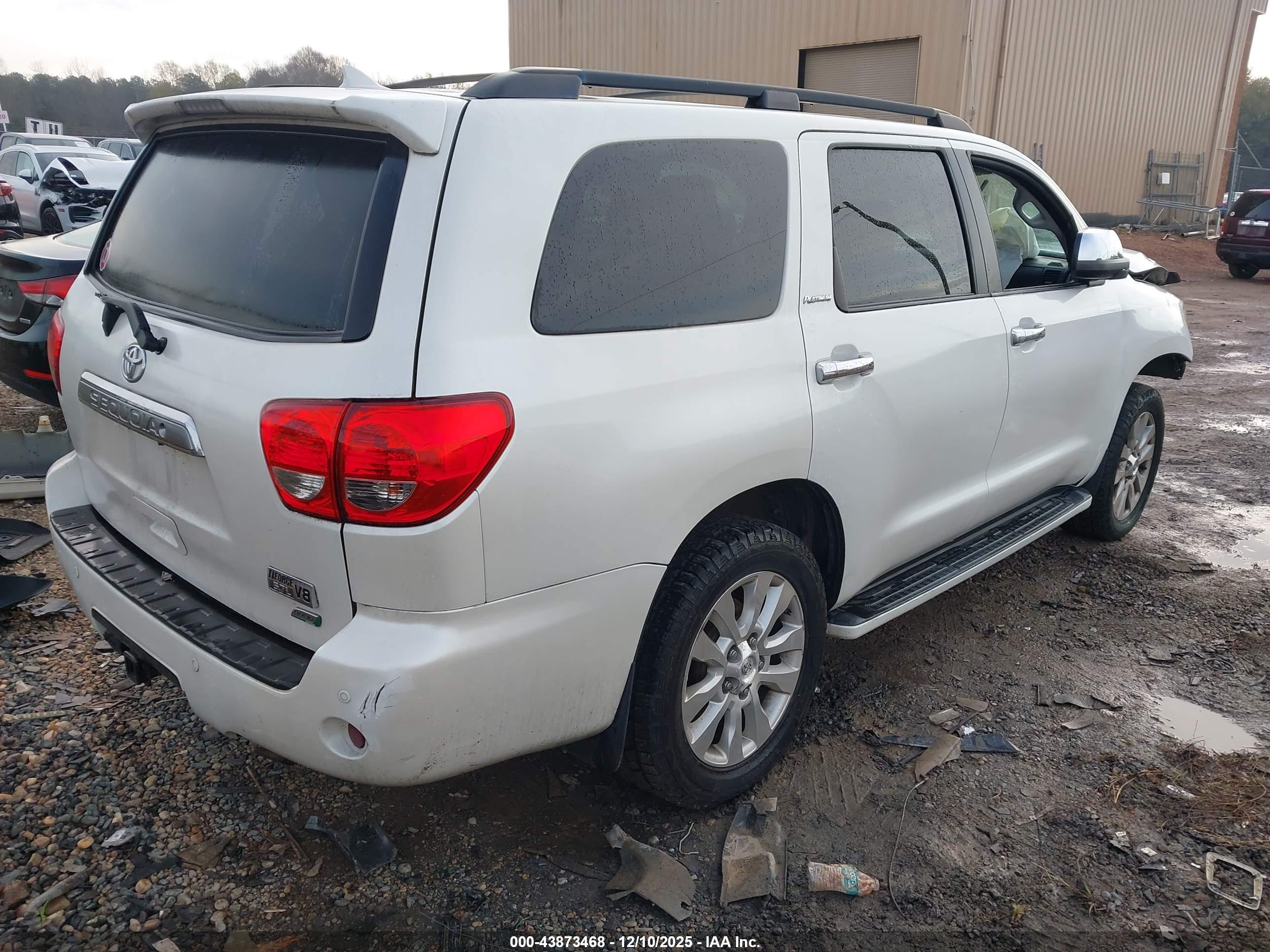 TOYOTA SEQUOIA image 4