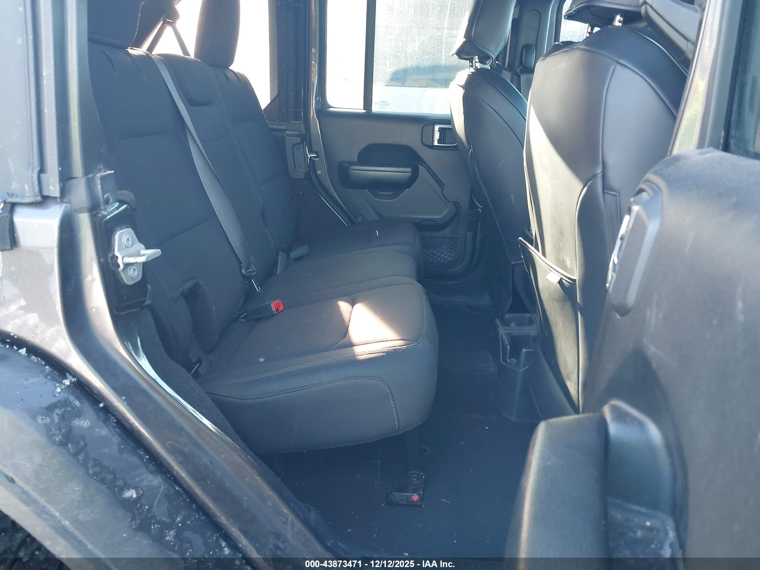 JEEP WRANGLER image 8