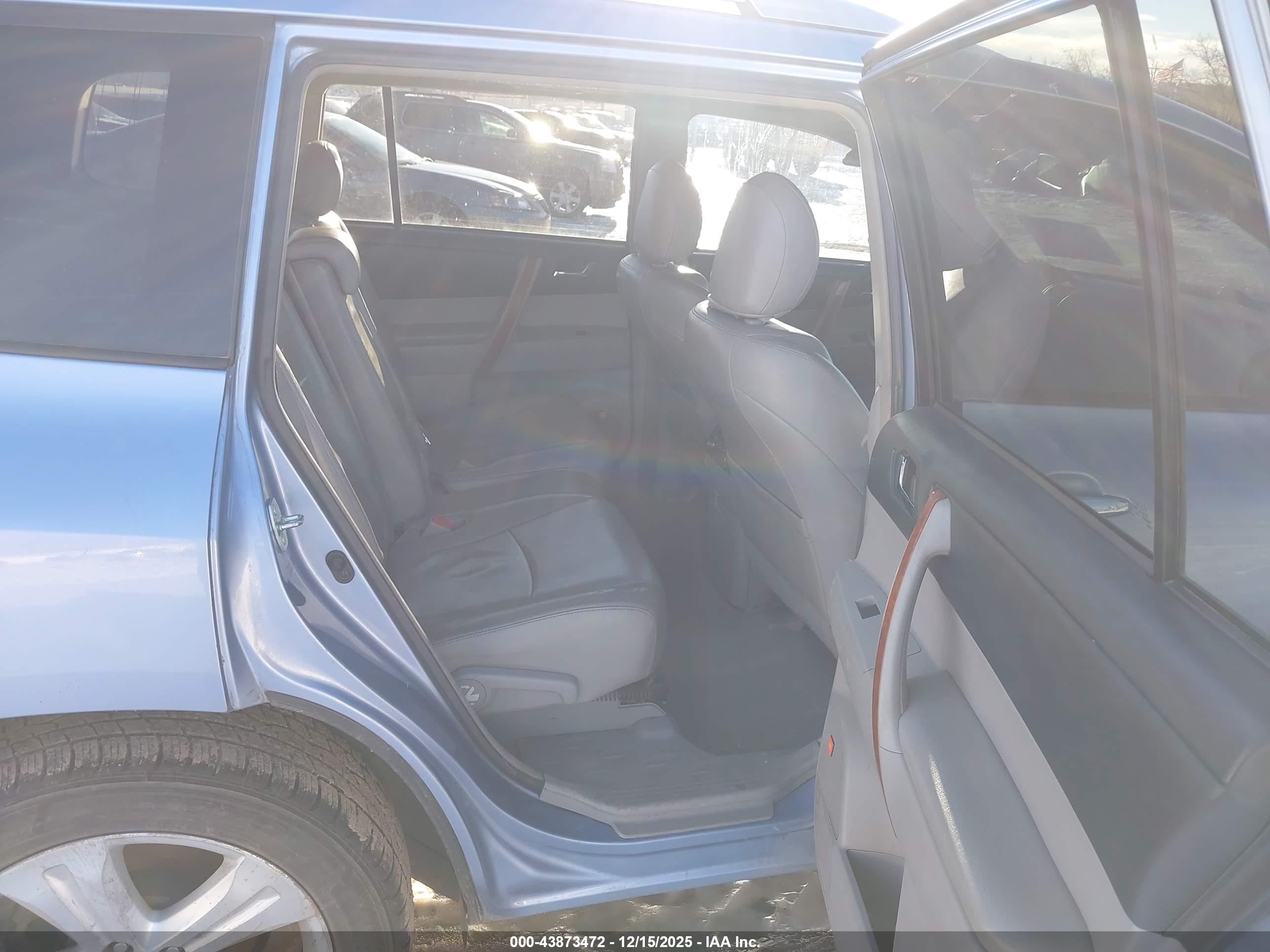 TOYOTA HIGHLANDER image 8