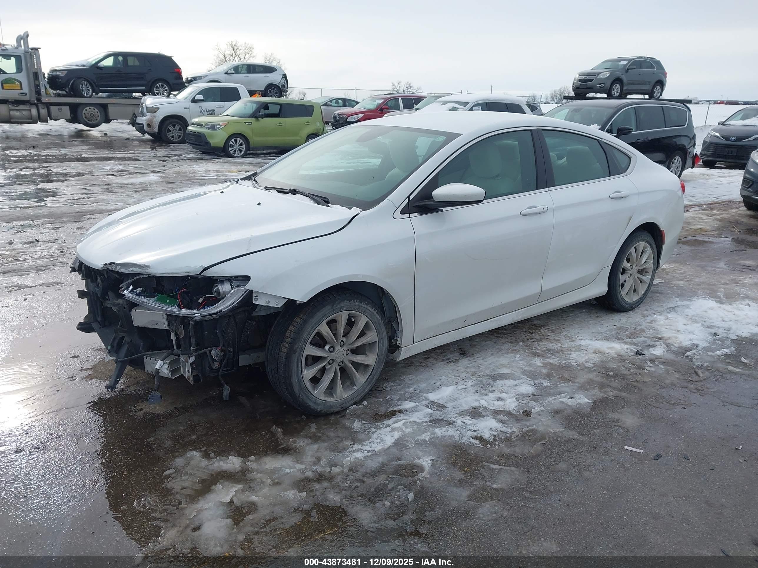 CHRYSLER 200 image 2