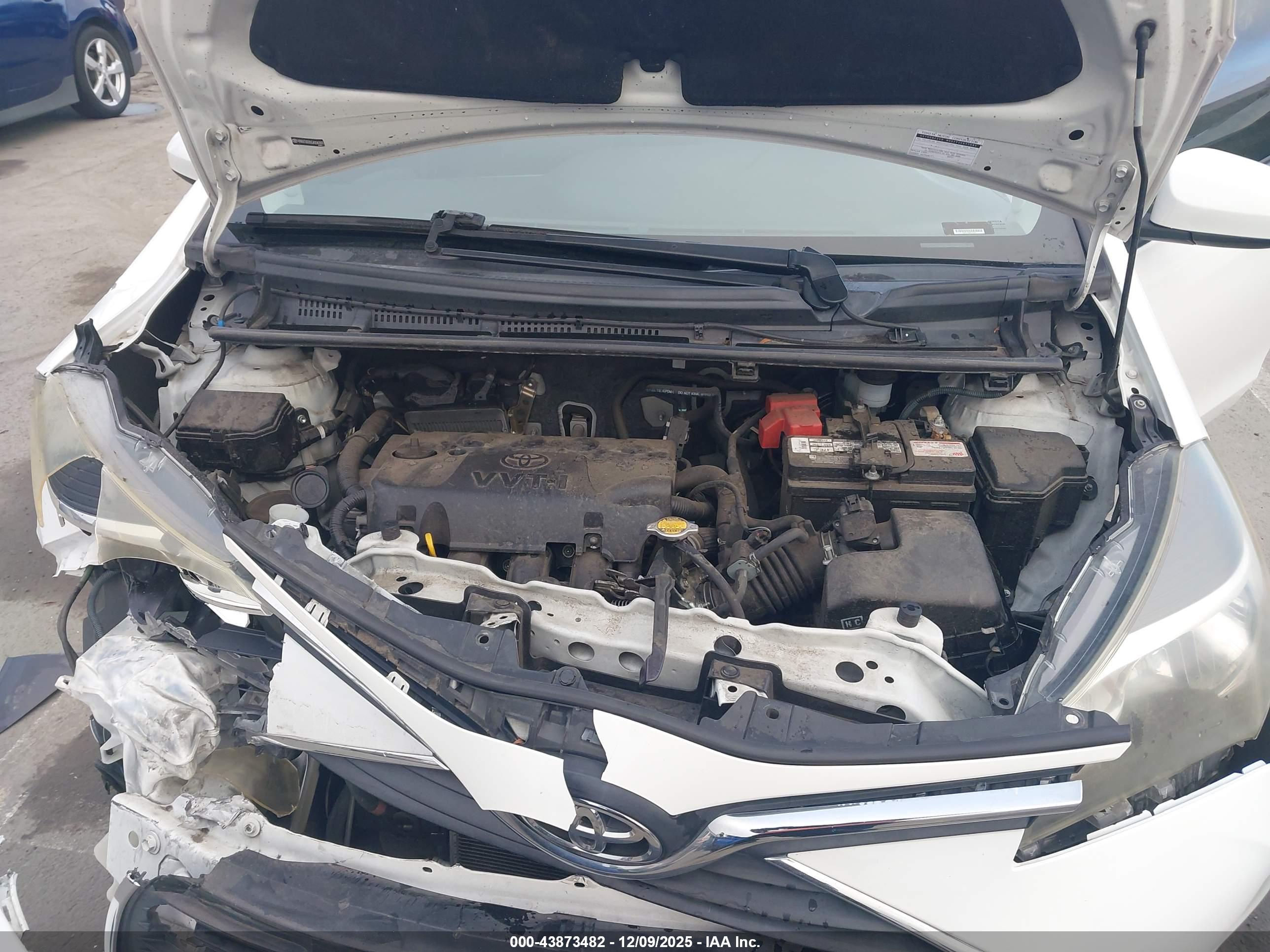 TOYOTA YARIS image 10