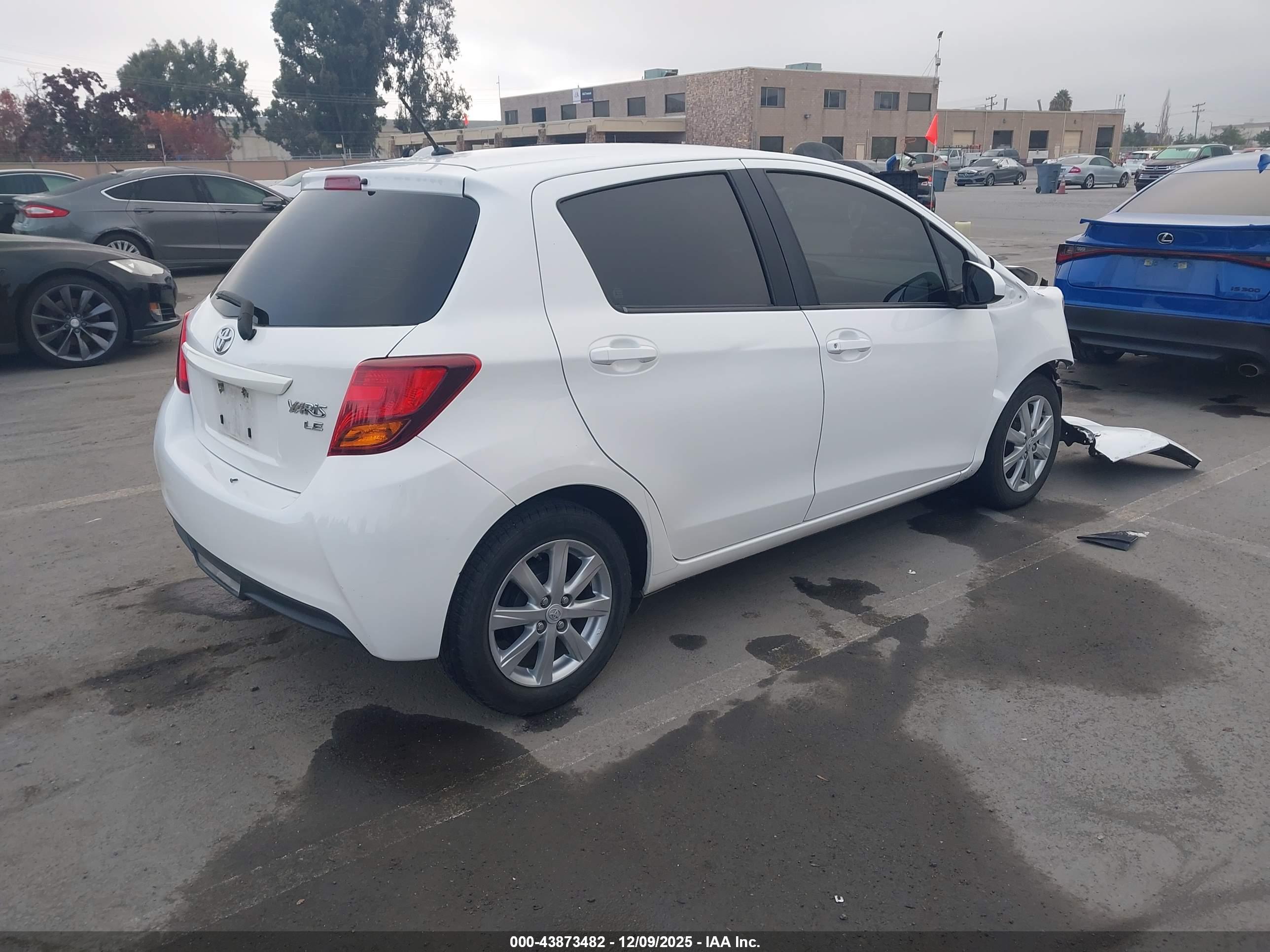 TOYOTA YARIS image 4