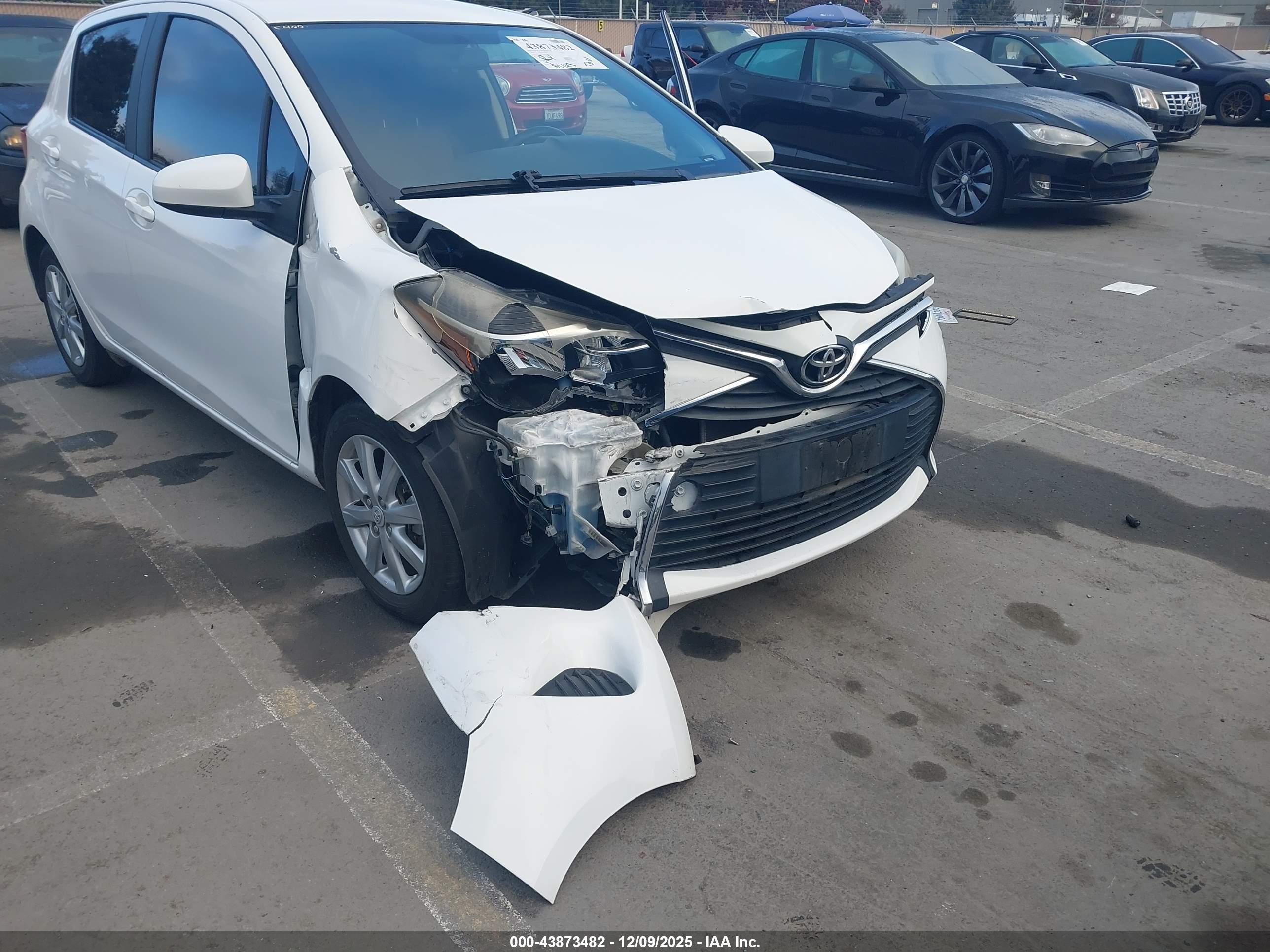 TOYOTA YARIS image 6