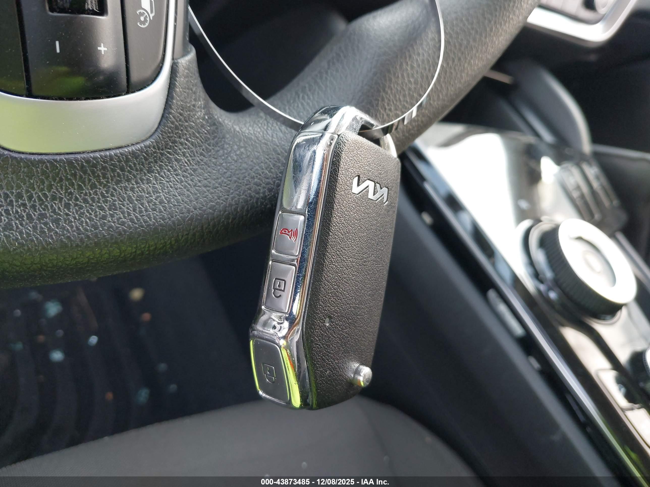 KIA SPORTAGE image 11