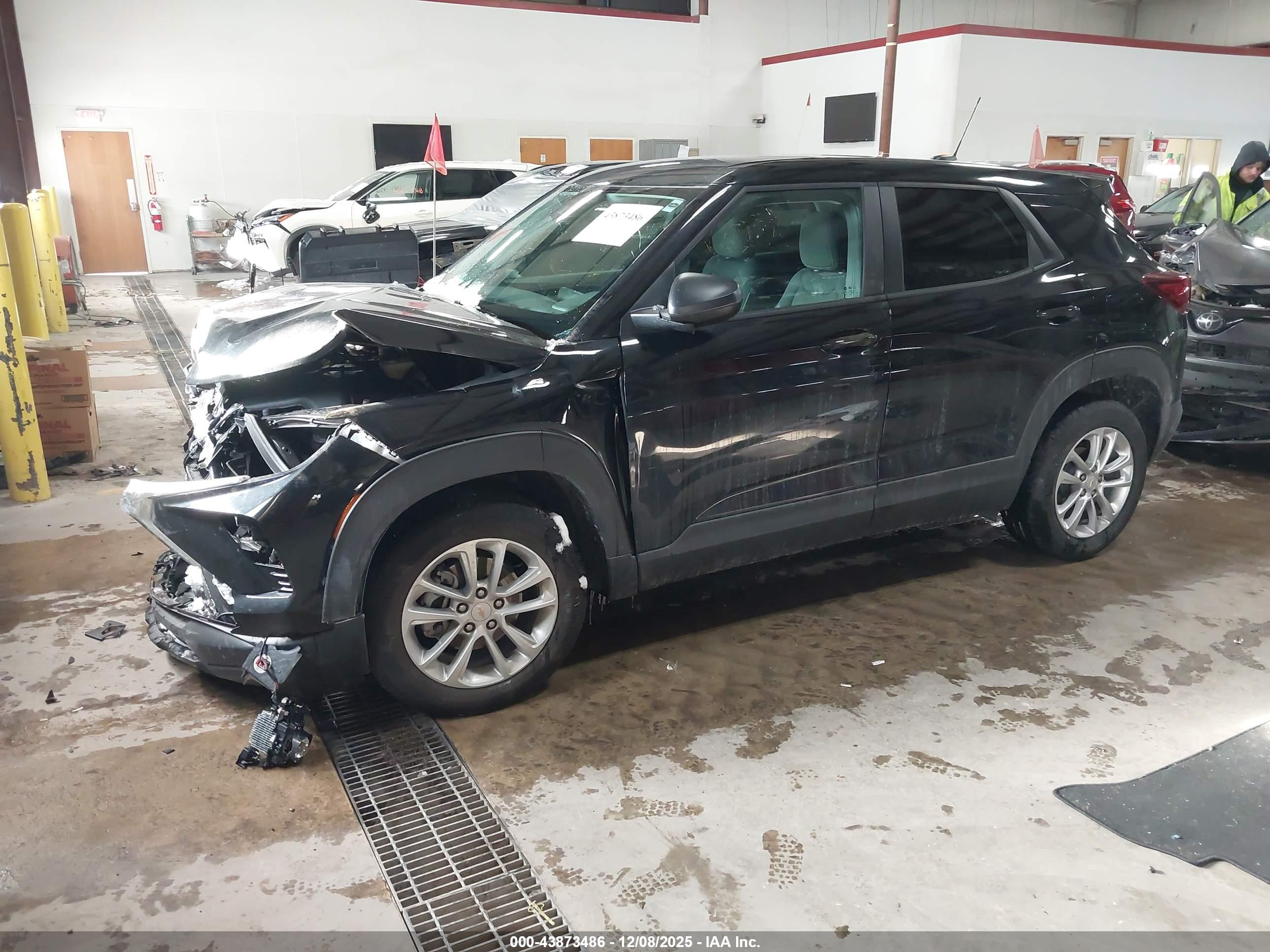 CHEVROLET TRAILBLAZER image 2