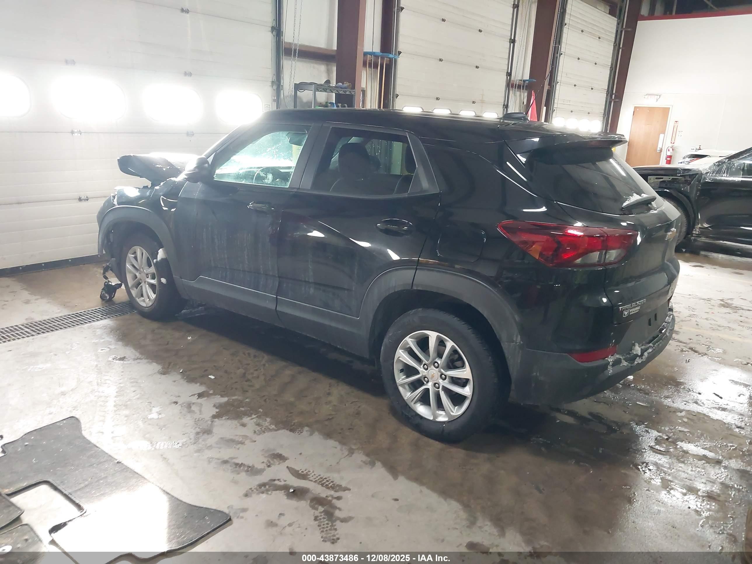CHEVROLET TRAILBLAZER image 3