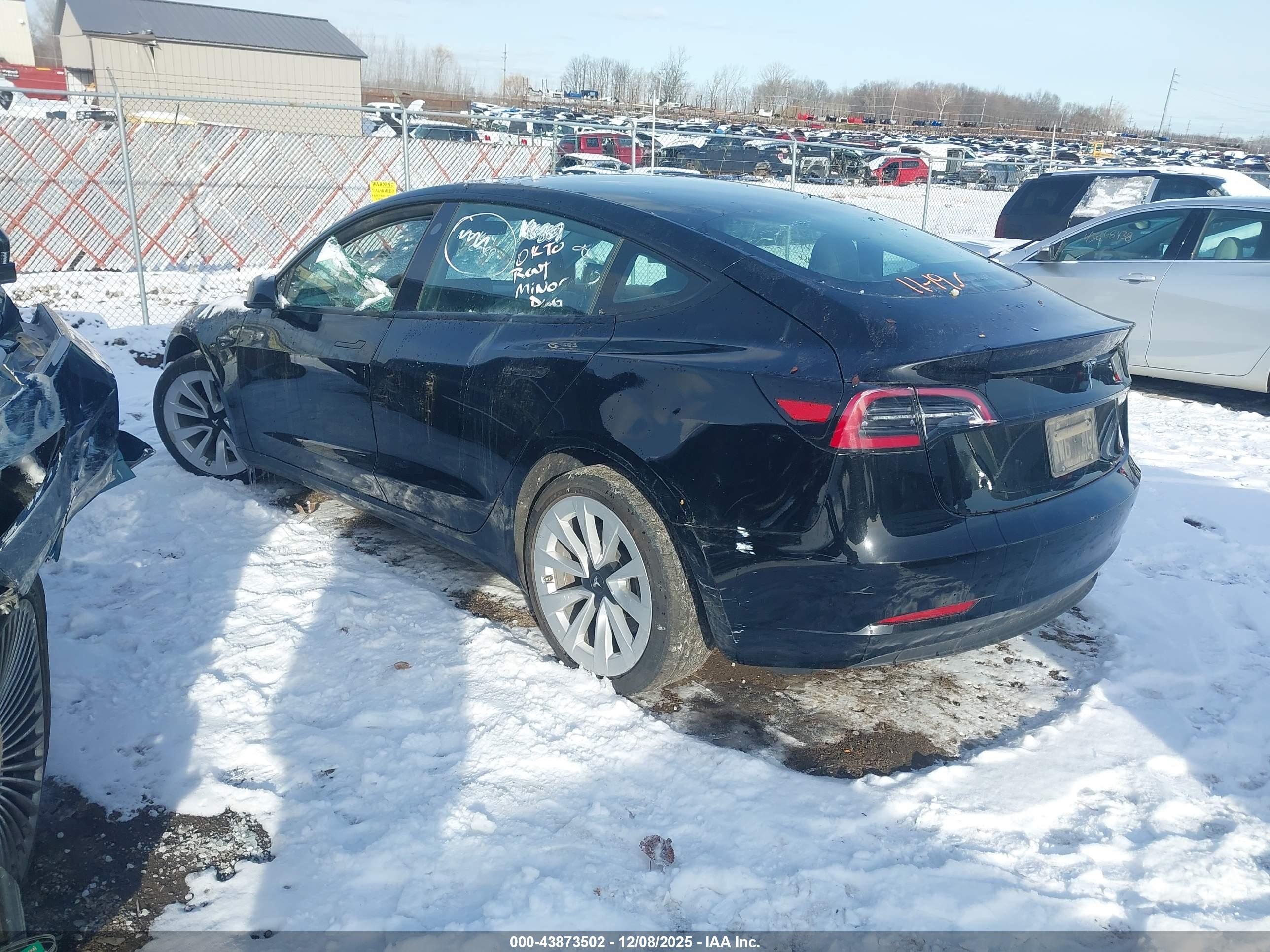 TESLA MODEL image 3