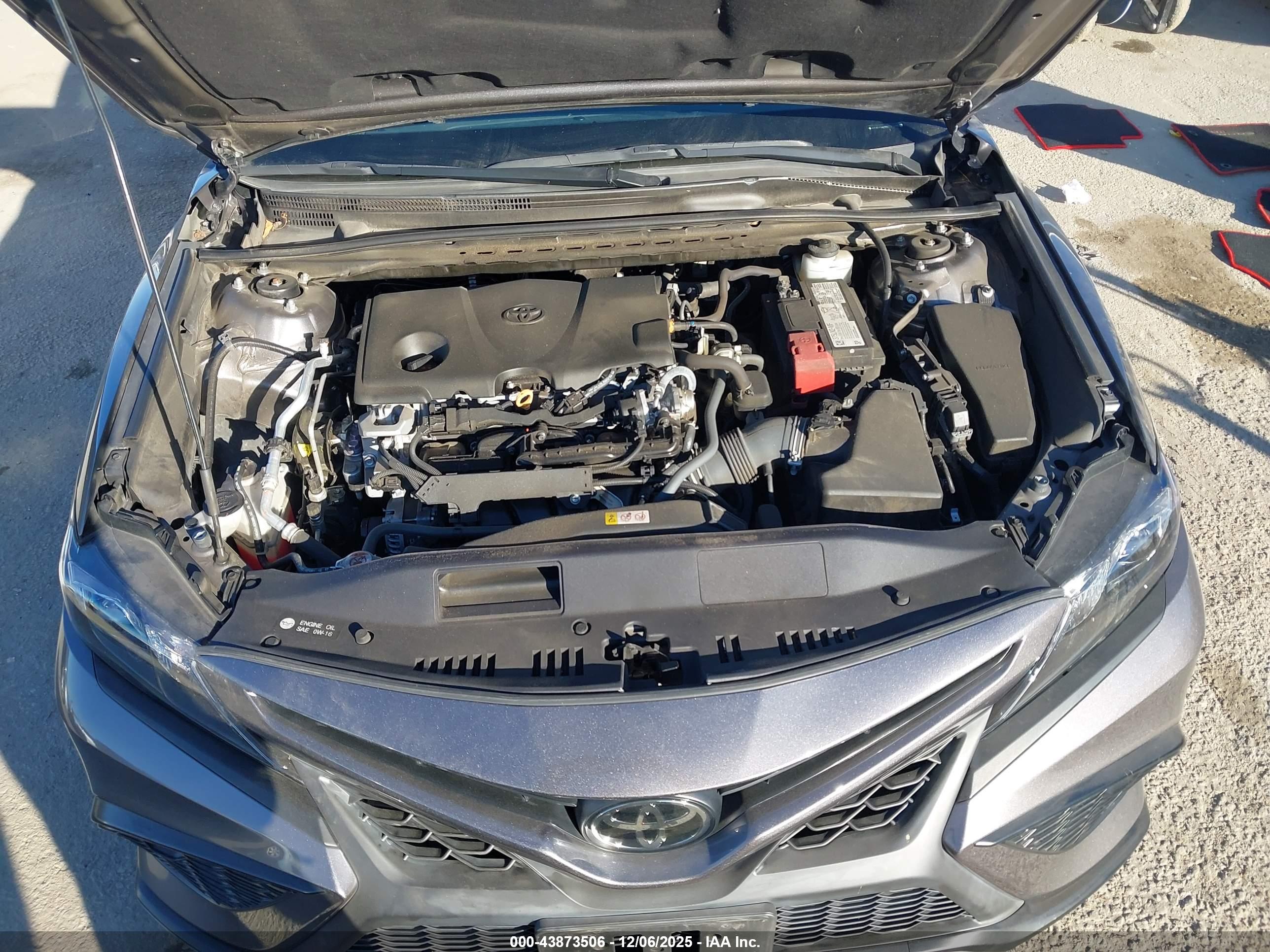 TOYOTA CAMRY image 10