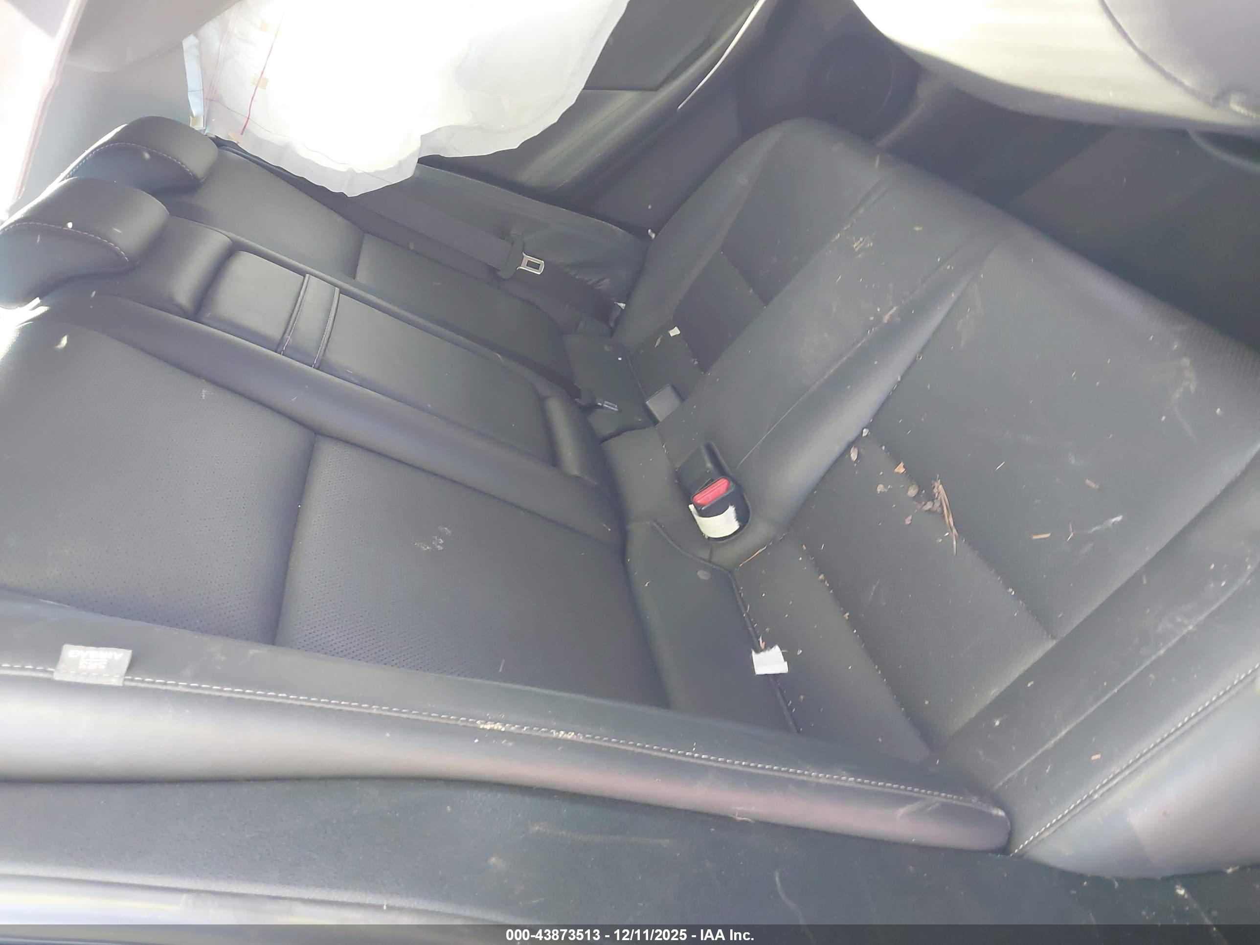 LEXUS IS image 8