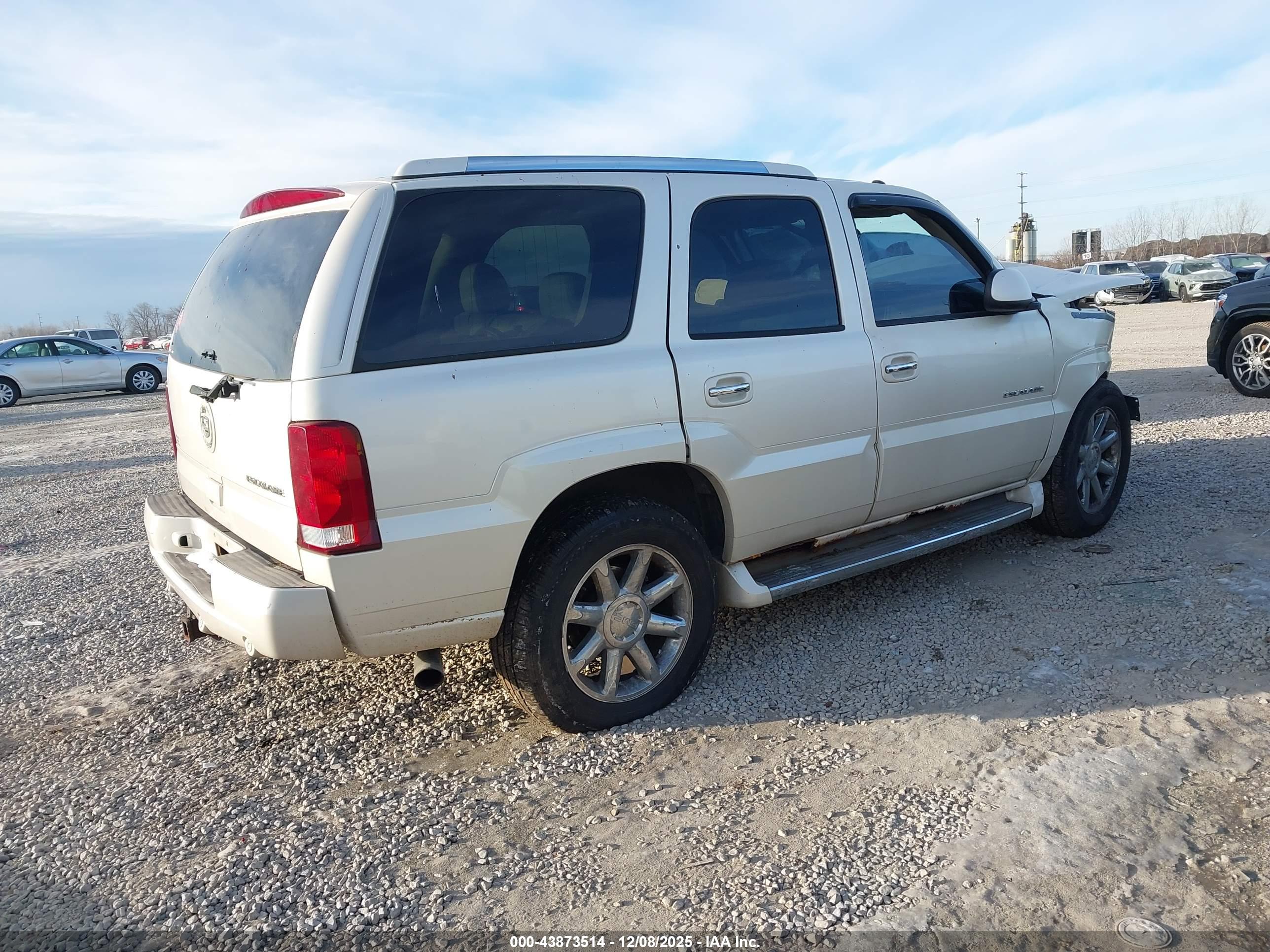 CADILLAC ESCALADE image 4