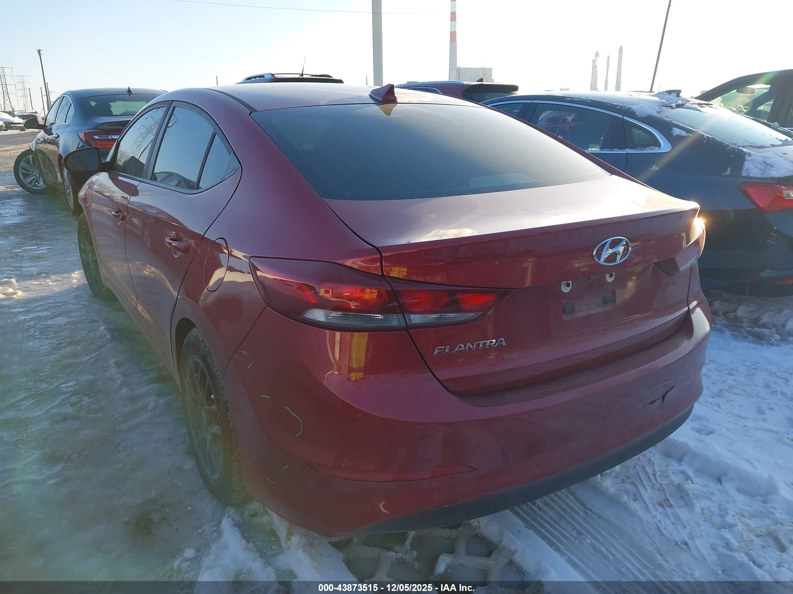 HYUNDAI ELANTRA image 3