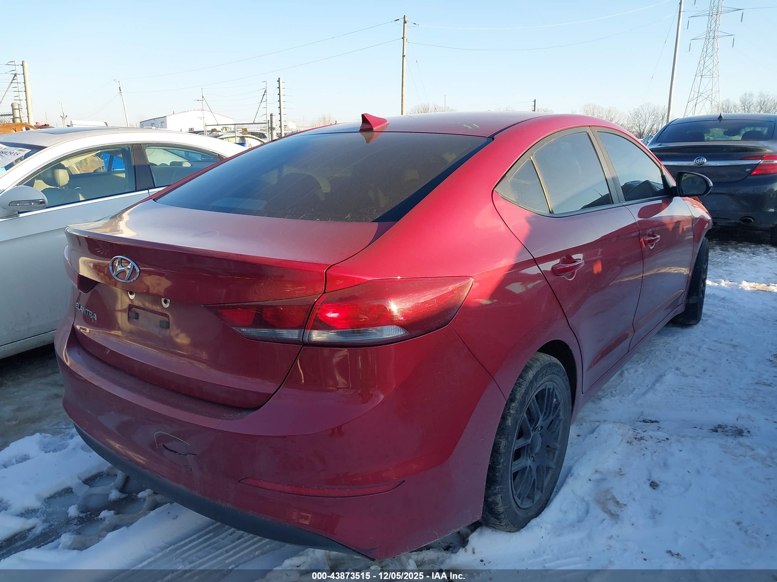 HYUNDAI ELANTRA image 4