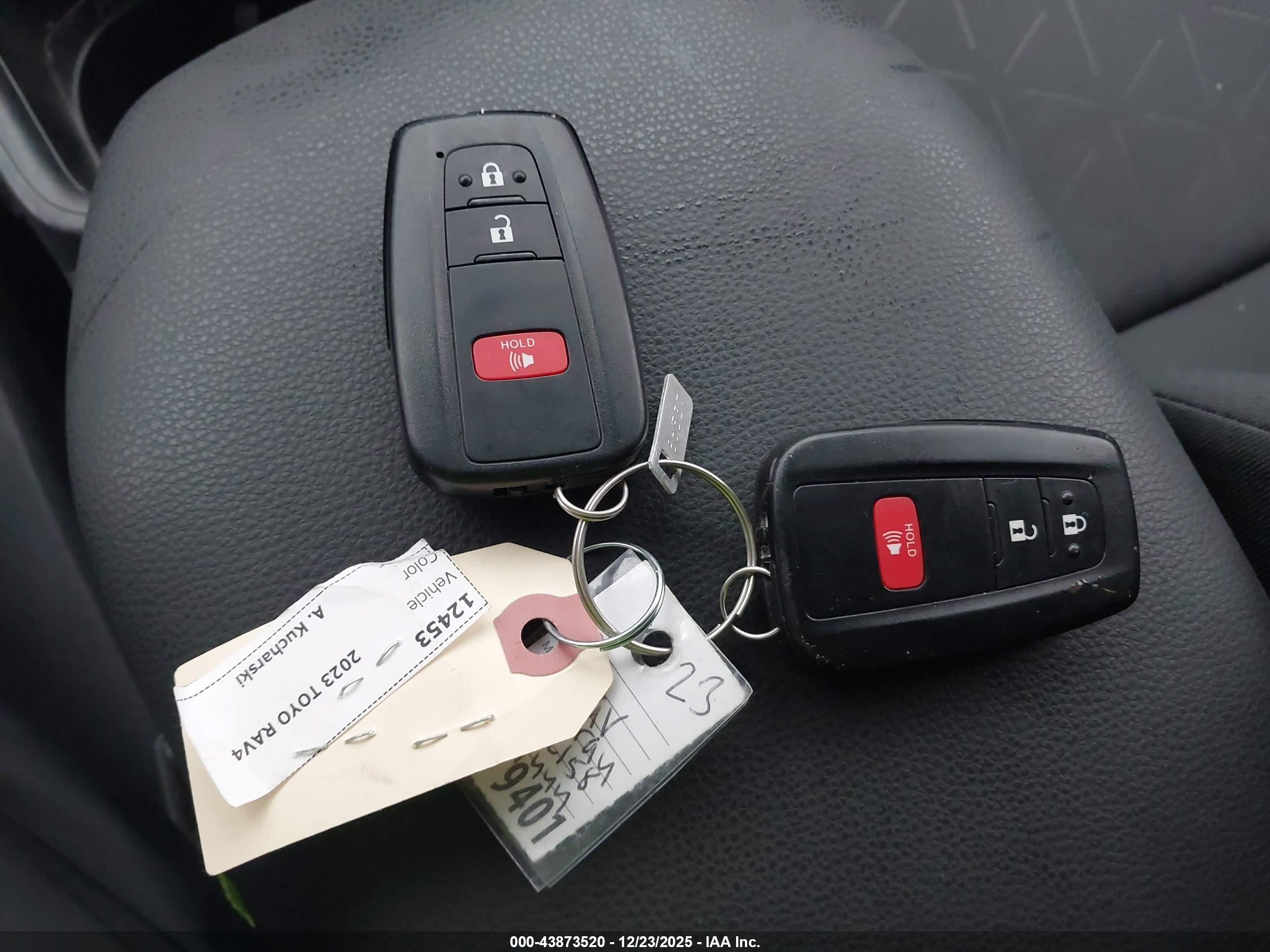 TOYOTA RAV4 image 11