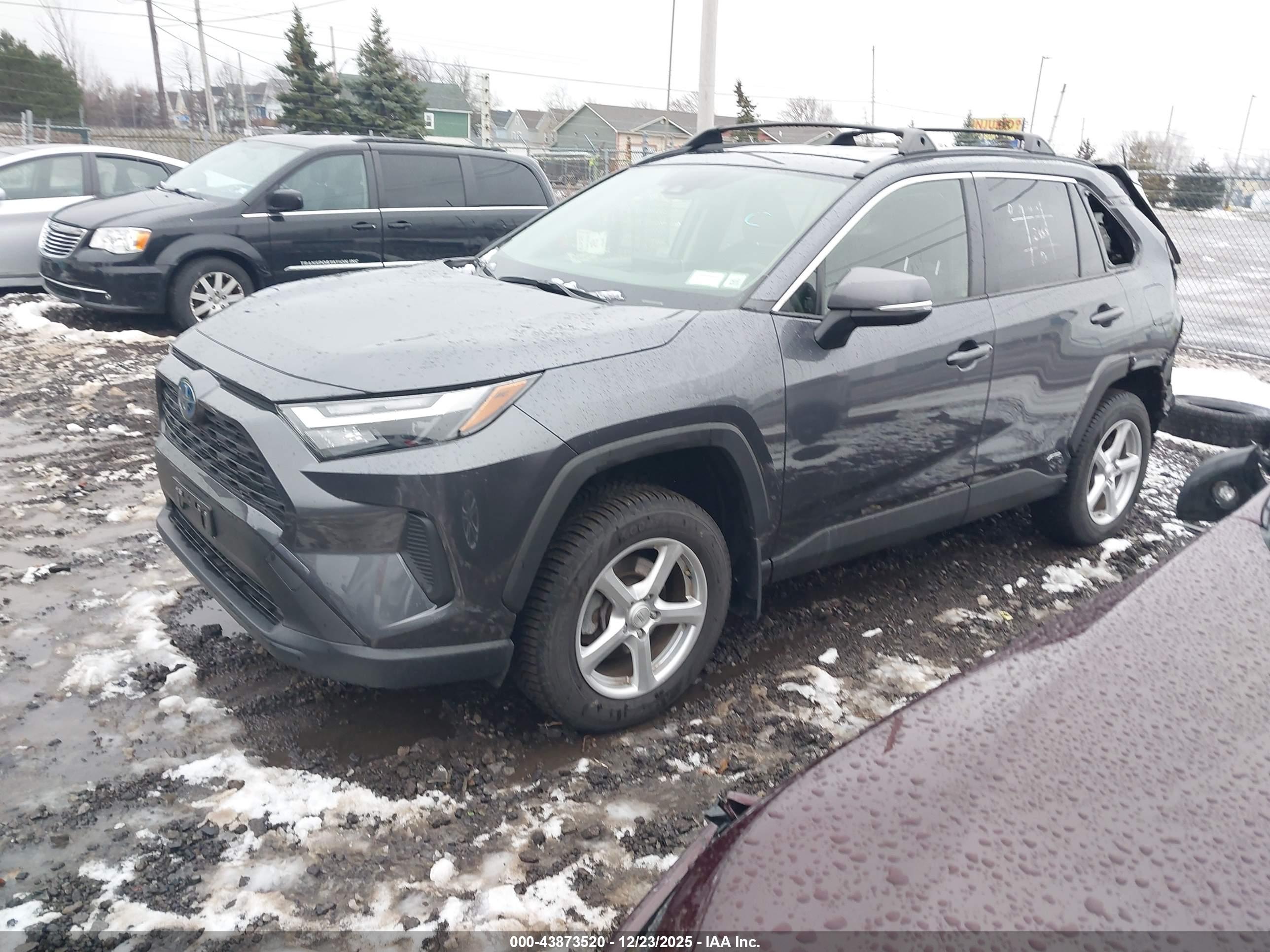 TOYOTA RAV4 image 2