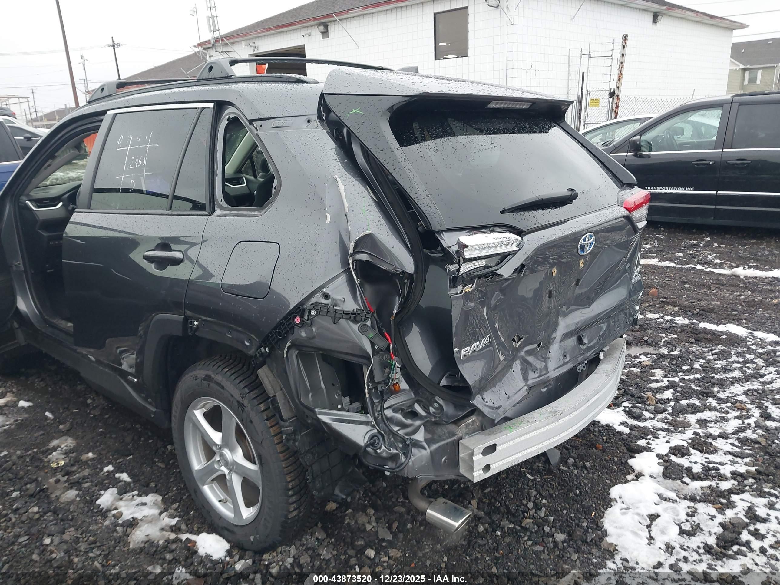 TOYOTA RAV4 image 6