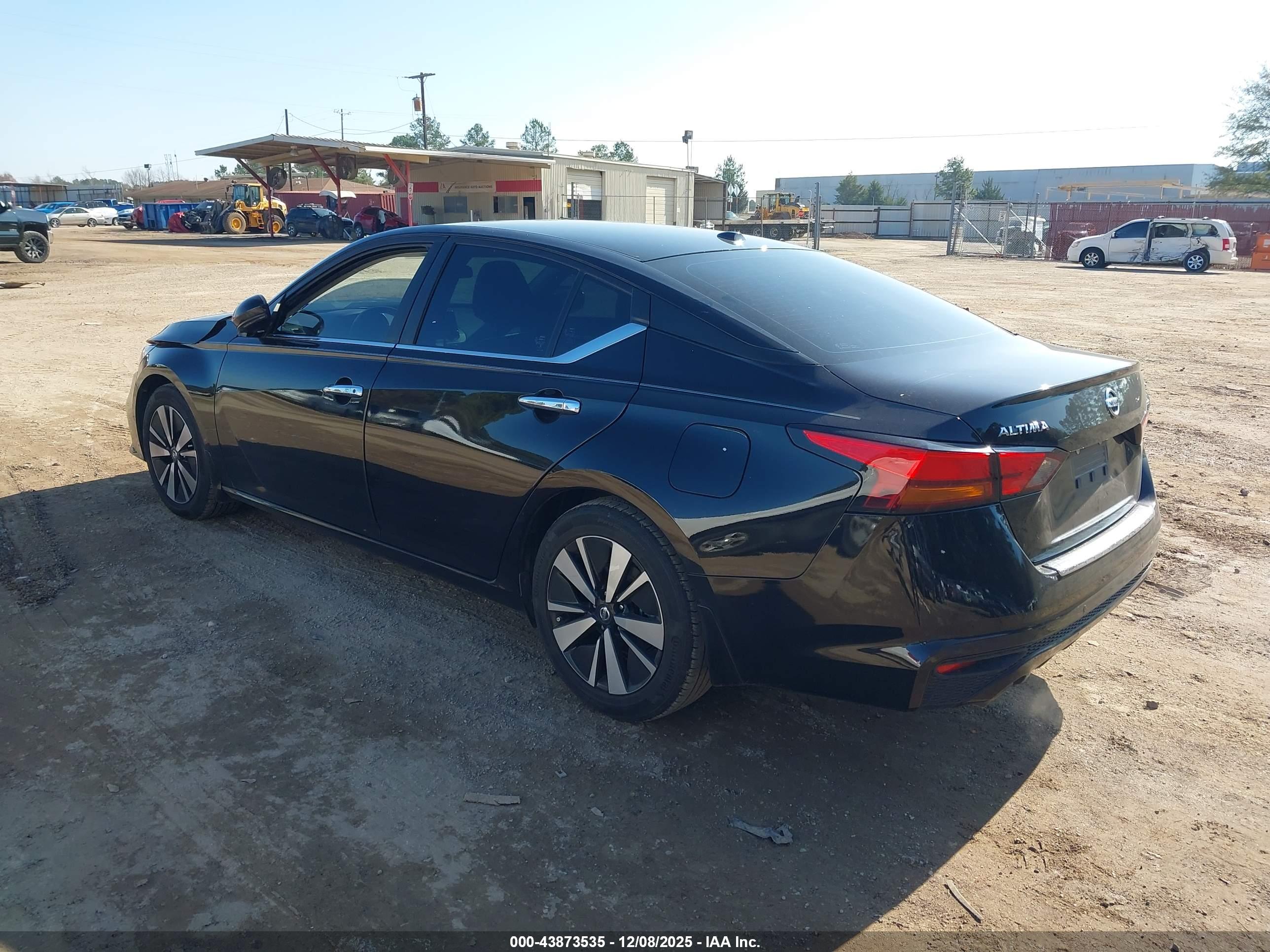 NISSAN ALTIMA image 3