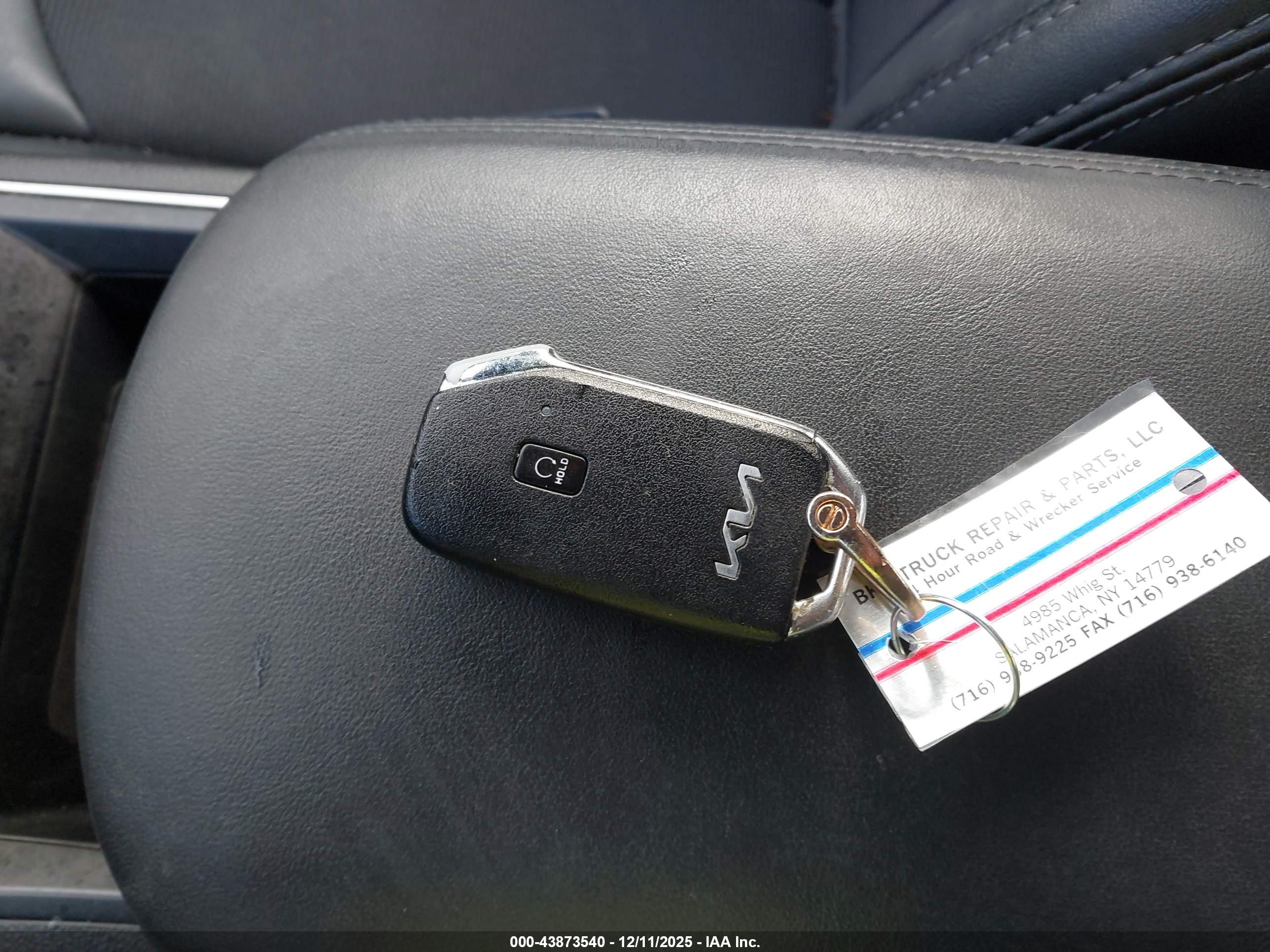 KIA K5 image 11