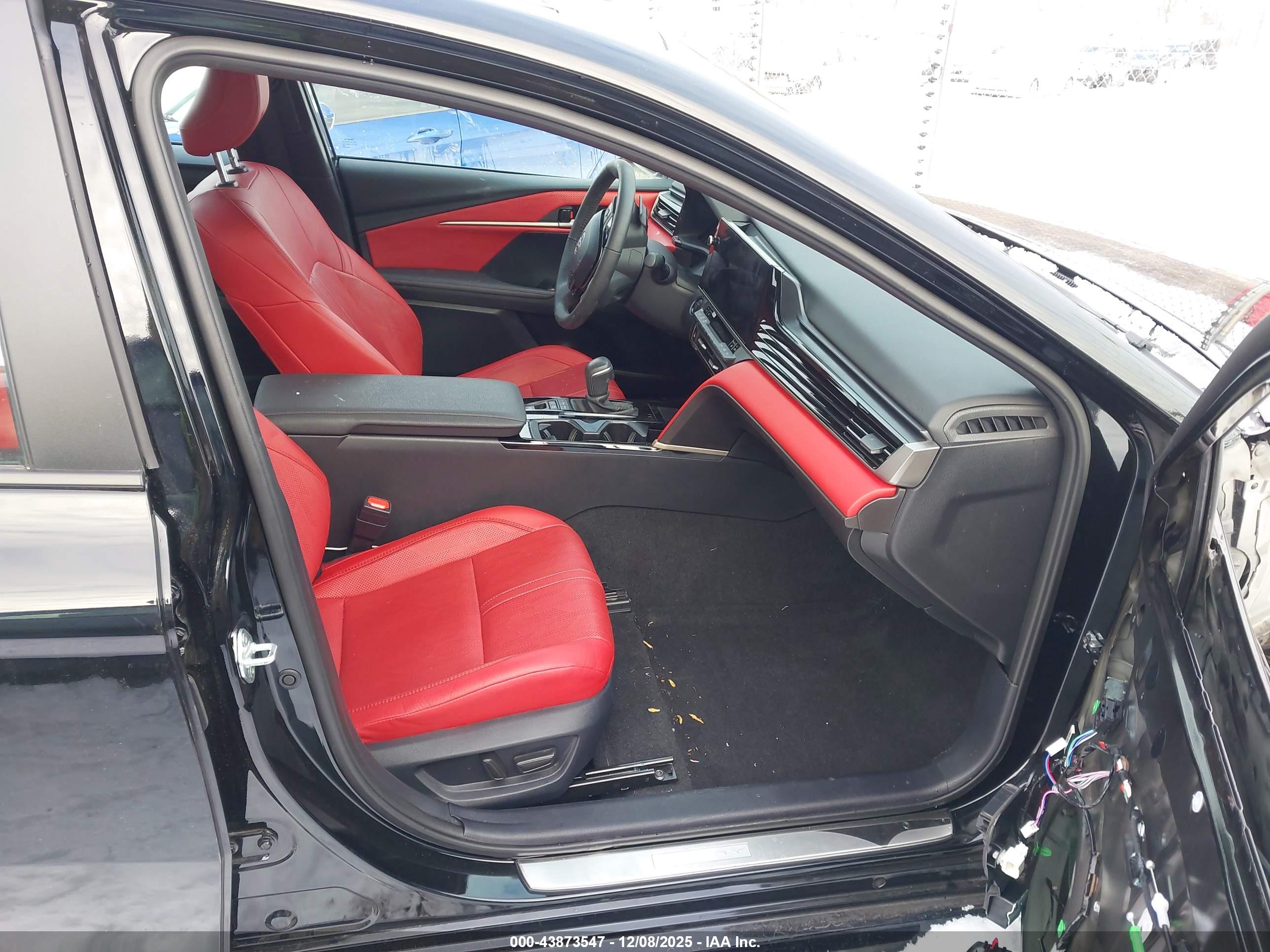 TOYOTA CAMRY image 5