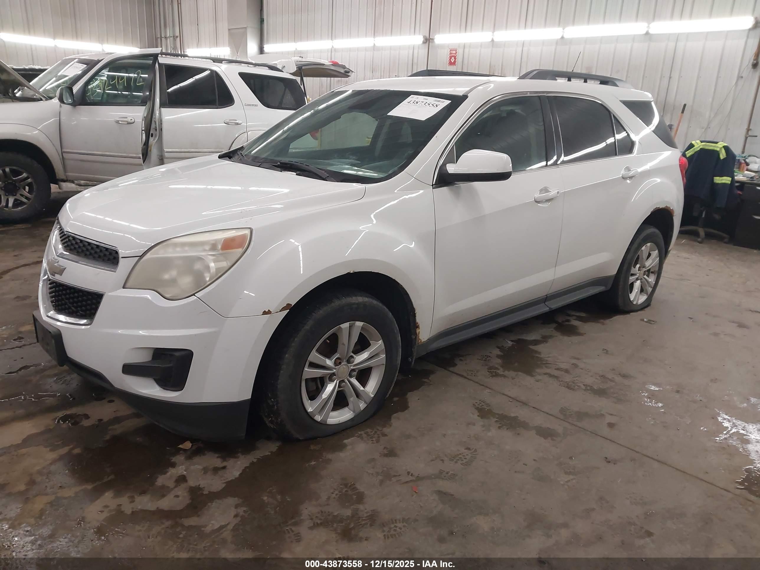 CHEVROLET EQUINOX image 2