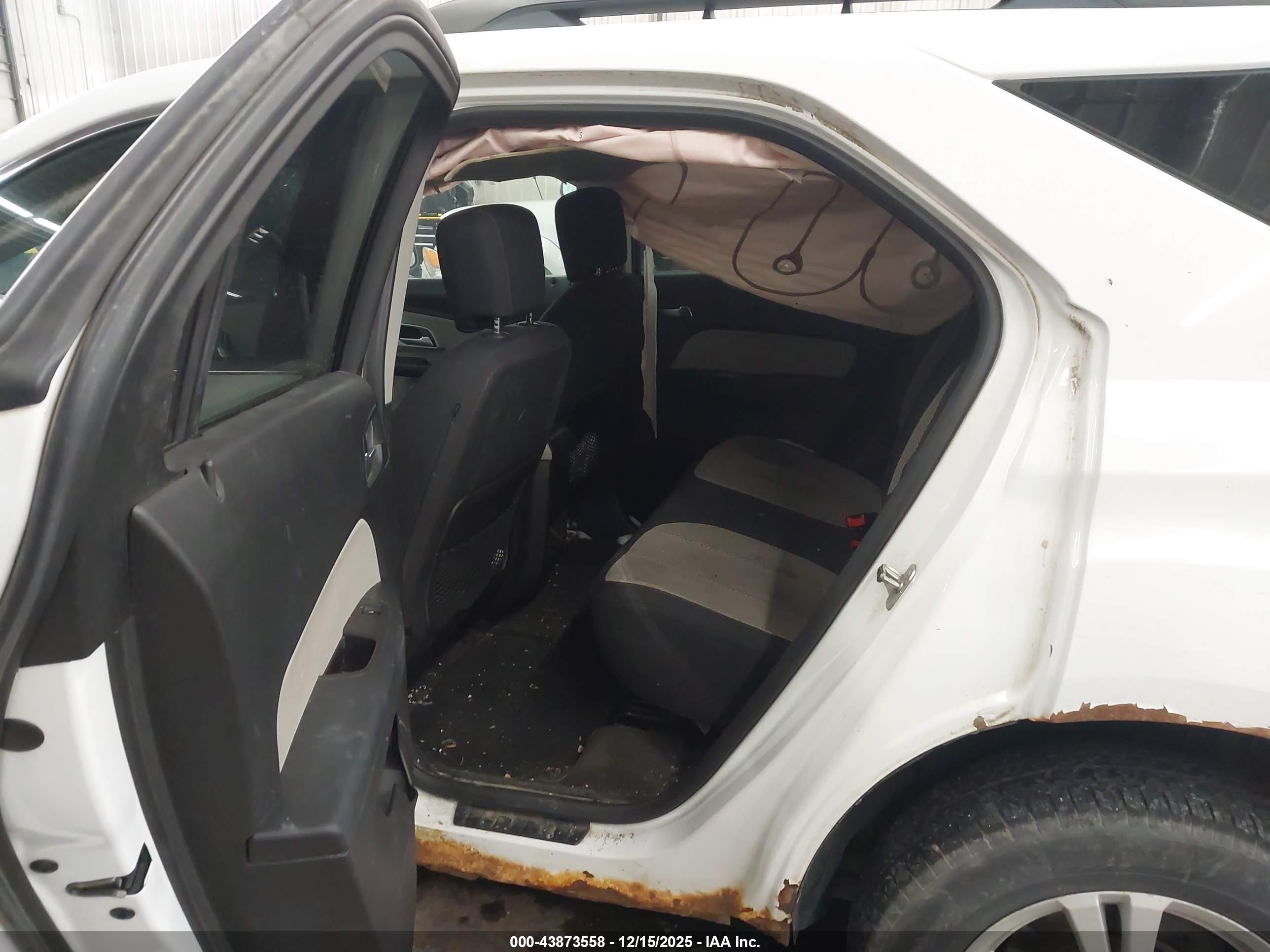CHEVROLET EQUINOX image 8