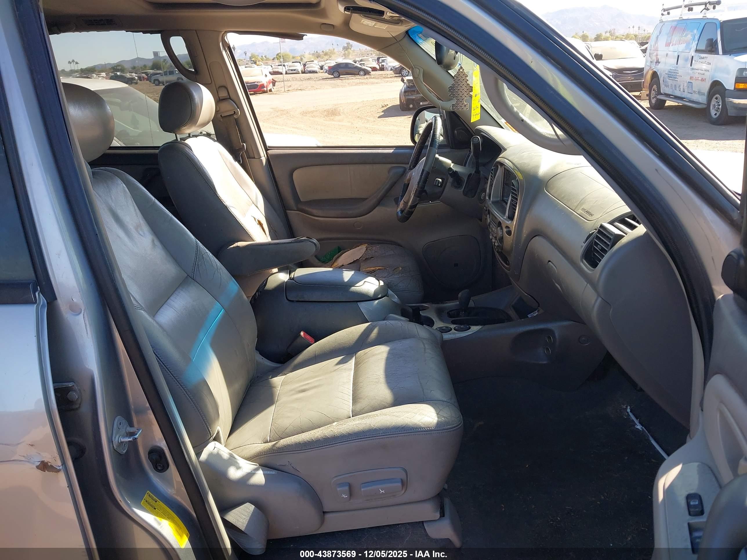 TOYOTA SEQUOIA image 5
