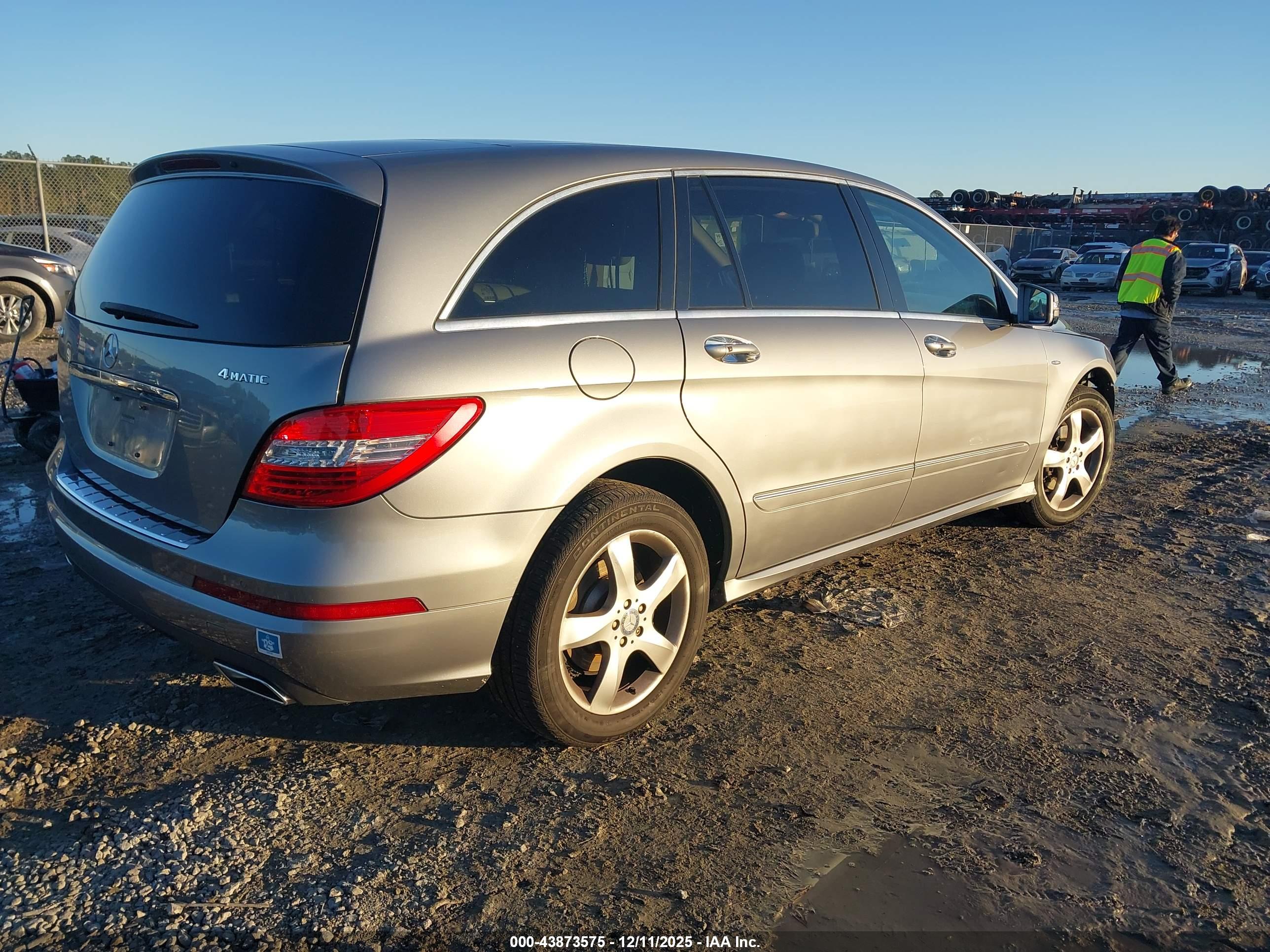 MERCEDES-BENZ R image 4