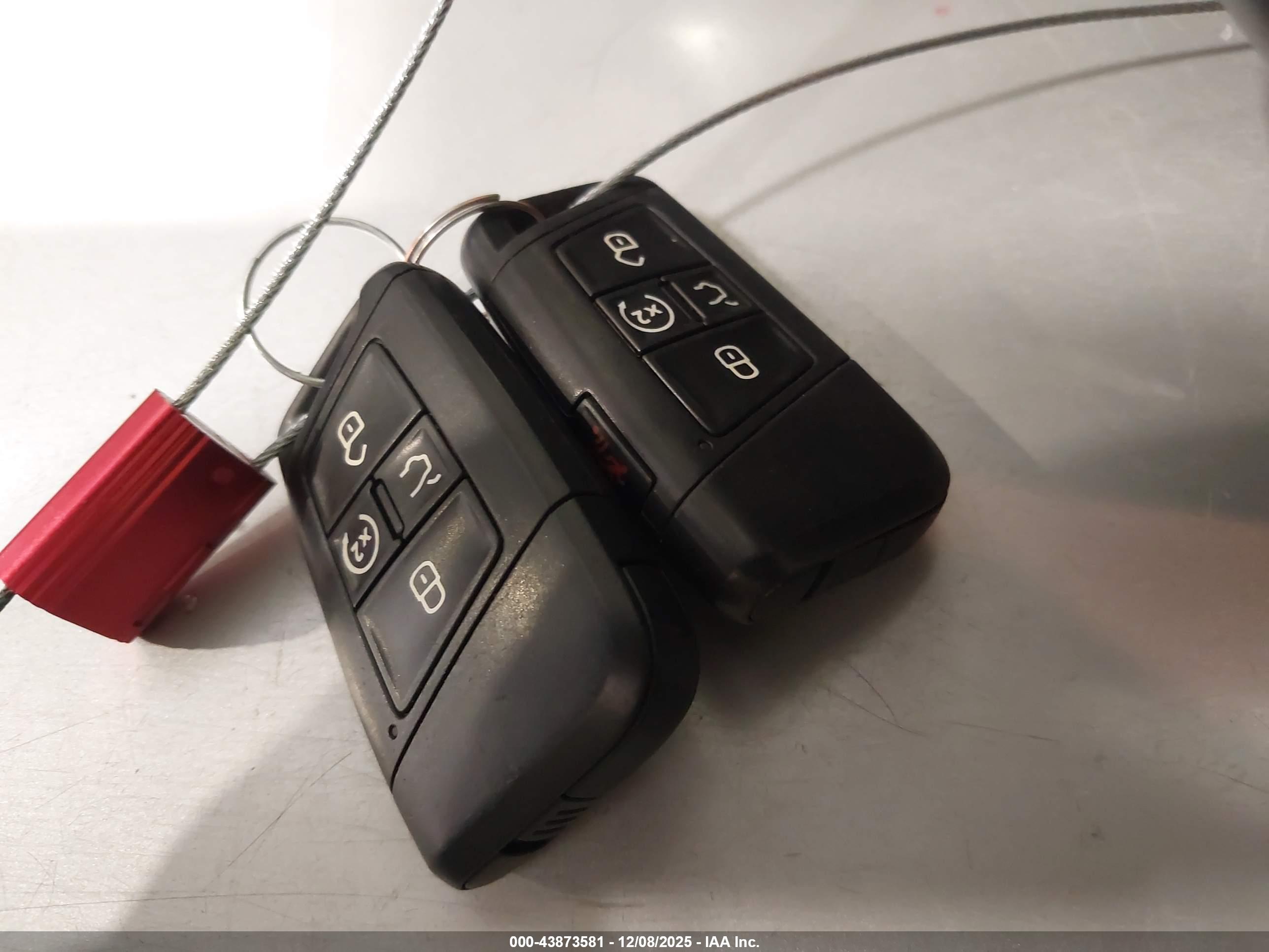 VOLKSWAGEN ATLAS image 11