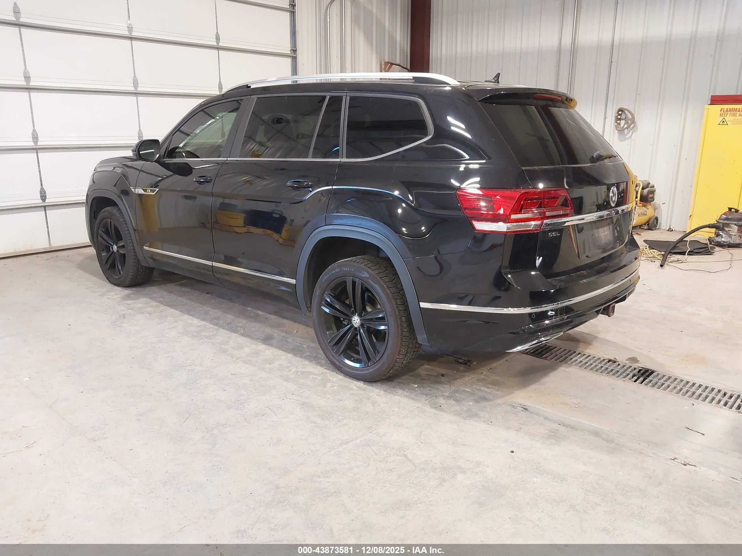 VOLKSWAGEN ATLAS image 3