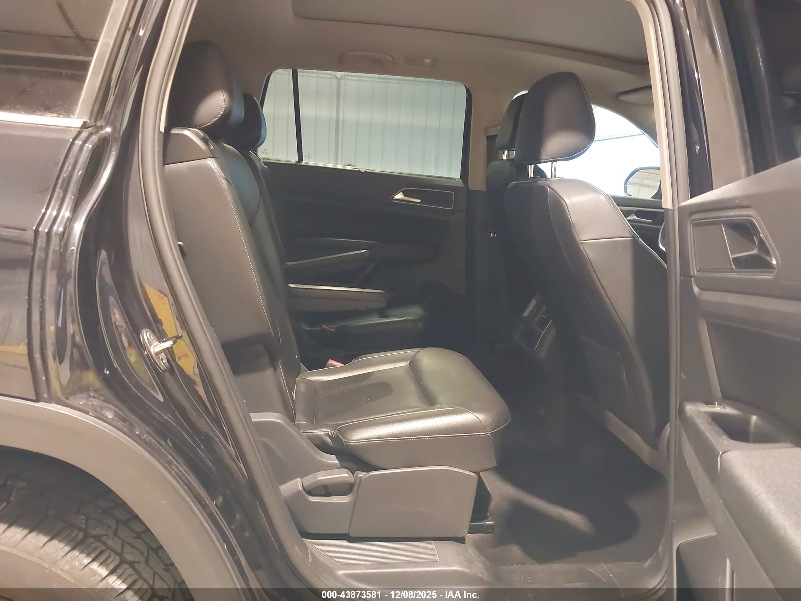 VOLKSWAGEN ATLAS image 8
